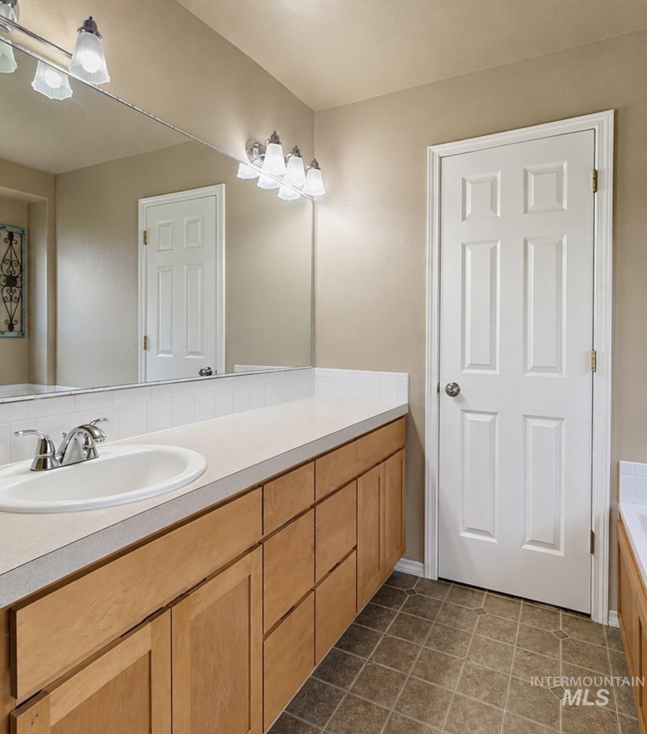 617 Cornwall, Fruitland, Idaho 83619, 4 Bedrooms, 2 Bathrooms, Residential For Sale, Price $465,000,MLS 98998896