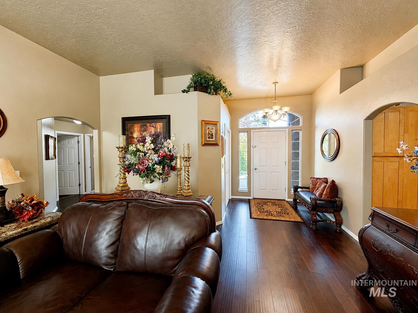 617 Cornwall, Fruitland, Idaho 83619, 4 Bedrooms, 2 Bathrooms, Residential For Sale, Price $465,000,MLS 98998896