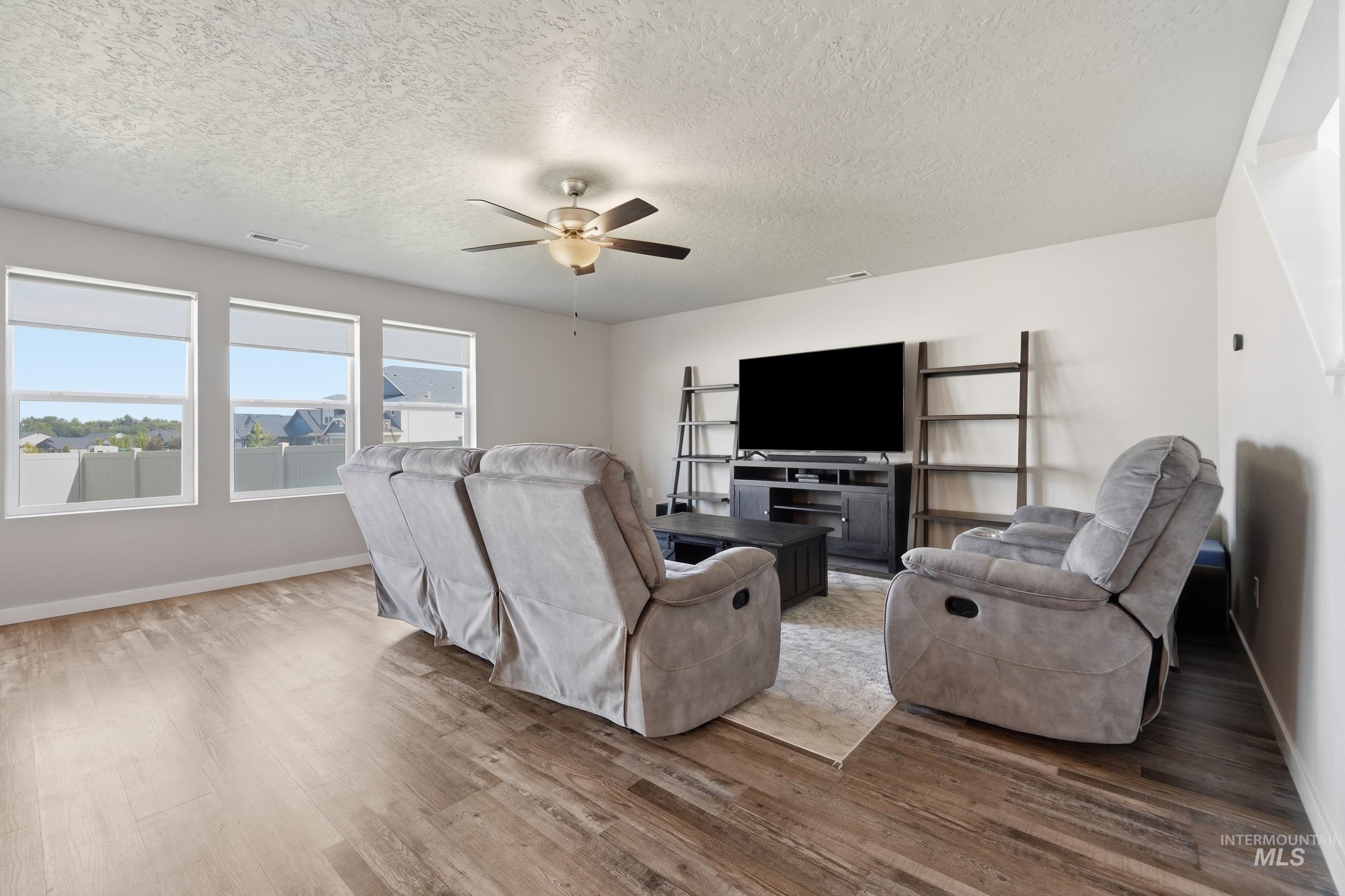 4026 E Hawk Ridge Dr, Nampa, Idaho 83686, 4 Bedrooms, 2.5 Bathrooms, Residential For Sale, Price $525,000,MLS 98998897