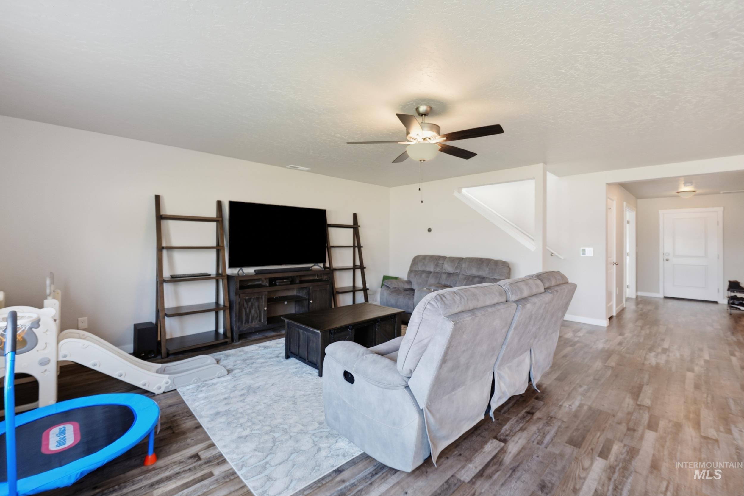 4026 E Hawk Ridge Dr, Nampa, Idaho 83686, 4 Bedrooms, 2.5 Bathrooms, Residential For Sale, Price $525,000,MLS 98998897