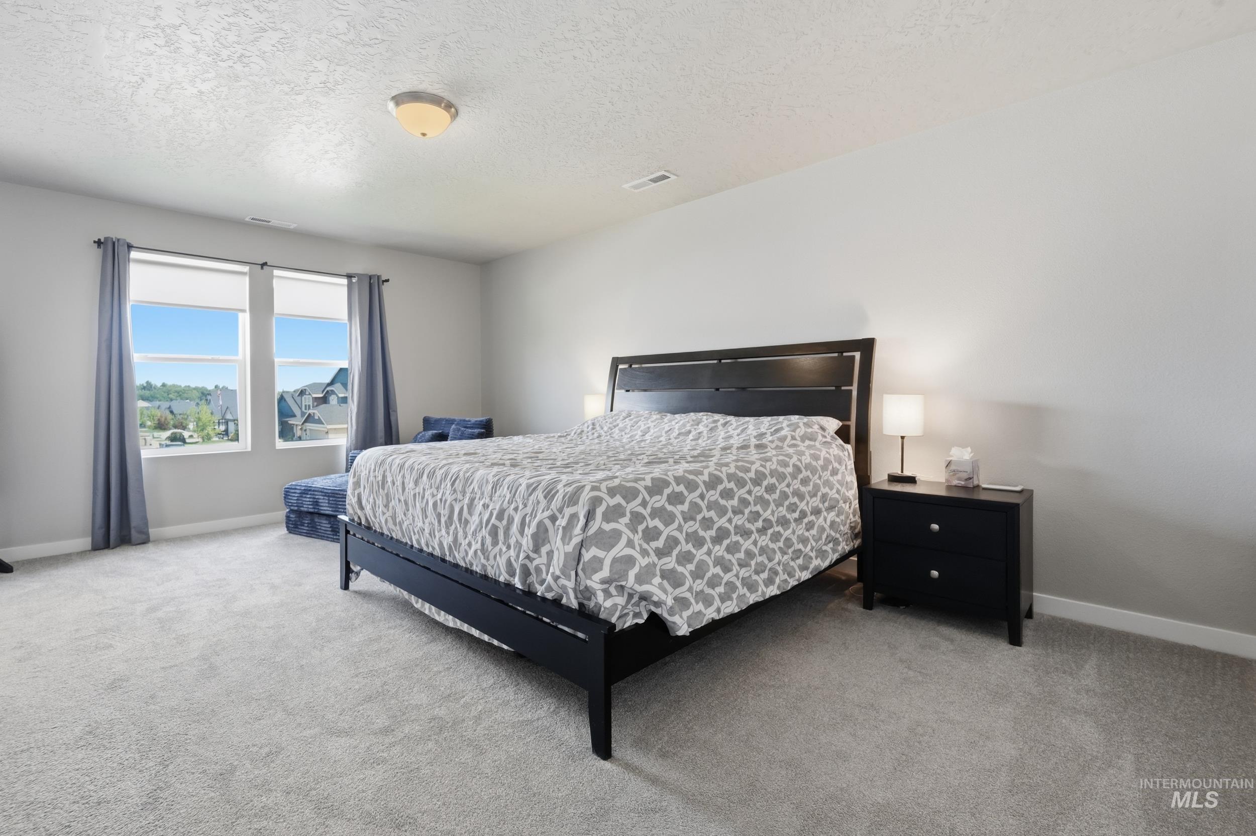 4026 E Hawk Ridge Dr, Nampa, Idaho 83686, 4 Bedrooms, 2.5 Bathrooms, Residential For Sale, Price $525,000,MLS 98998897