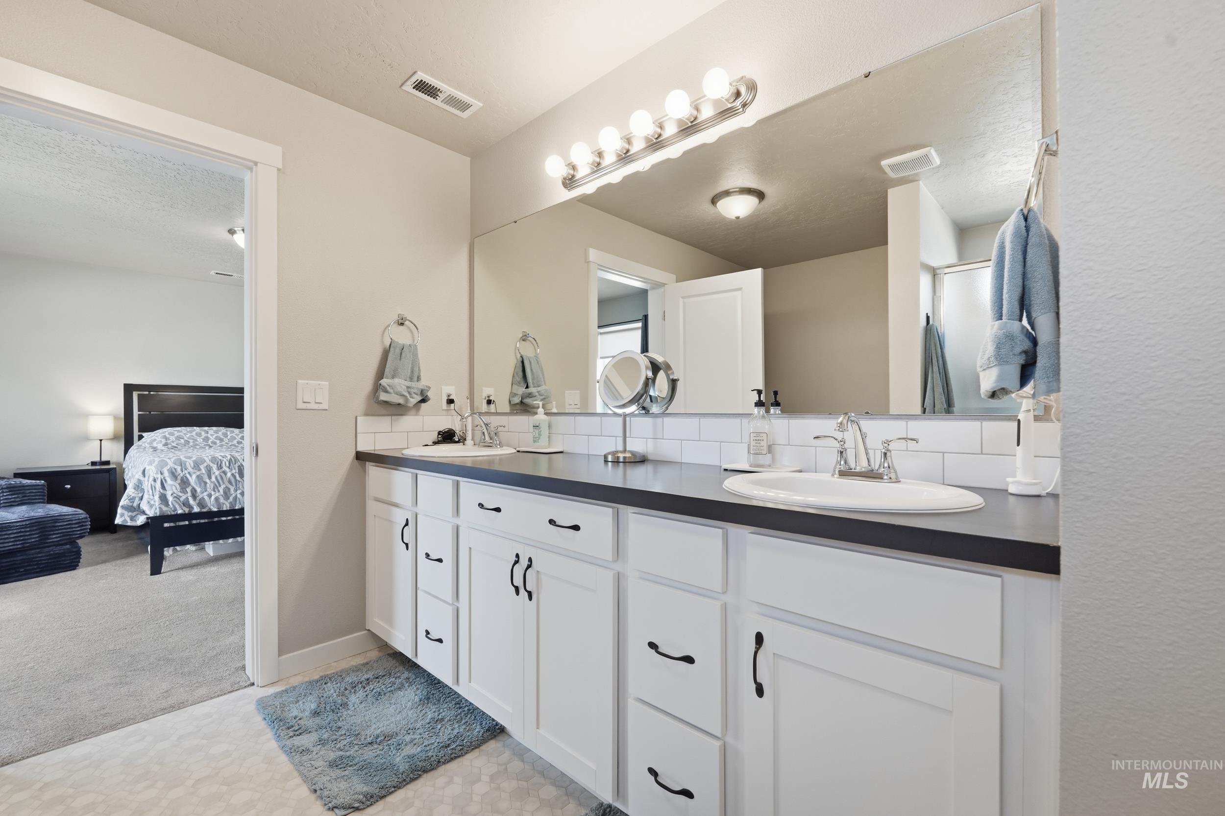 4026 E Hawk Ridge Dr, Nampa, Idaho 83686, 4 Bedrooms, 2.5 Bathrooms, Residential For Sale, Price $525,000,MLS 98998897