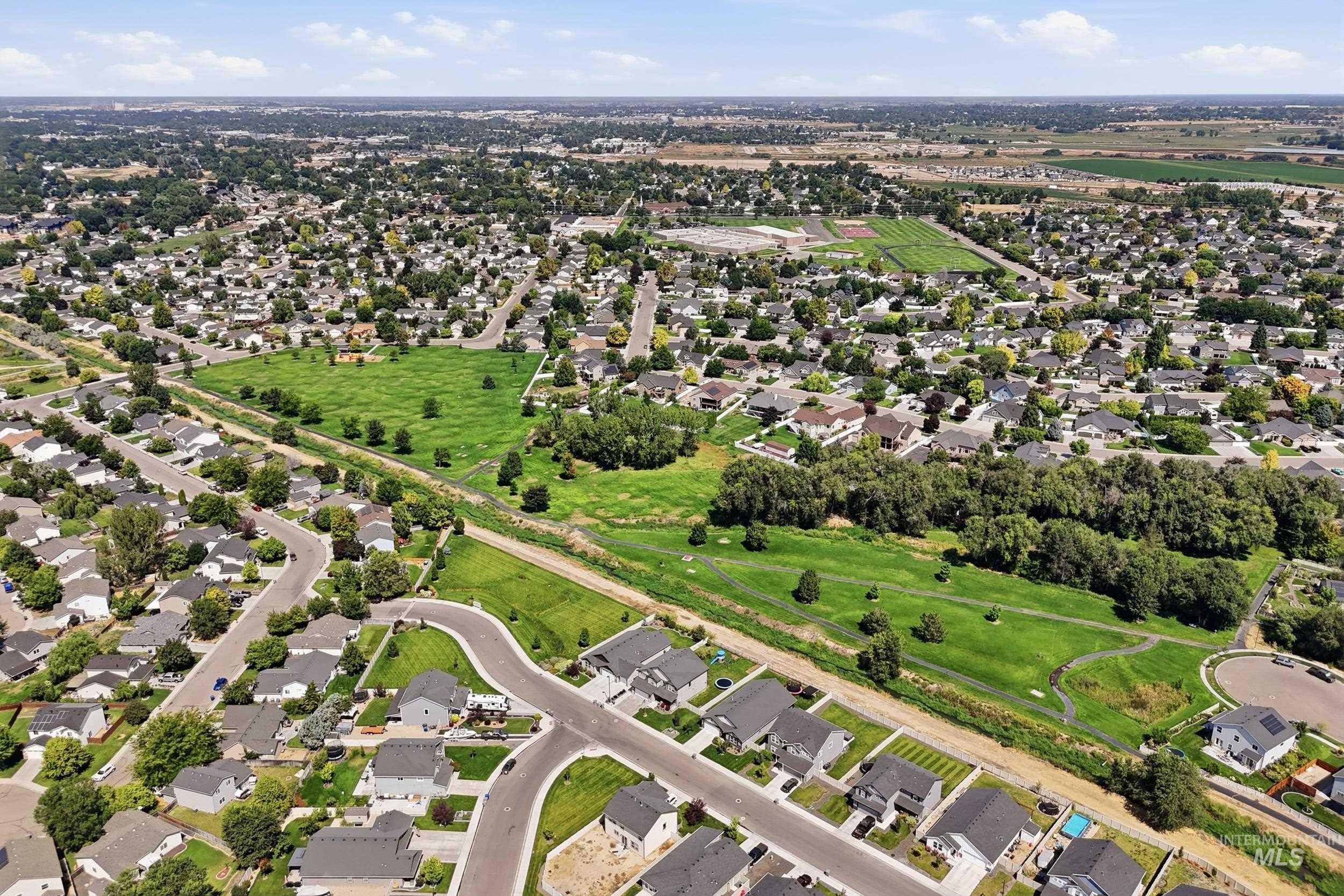 4026 E Hawk Ridge Dr, Nampa, Idaho 83686, 4 Bedrooms, 2.5 Bathrooms, Residential For Sale, Price $525,000,MLS 98998897