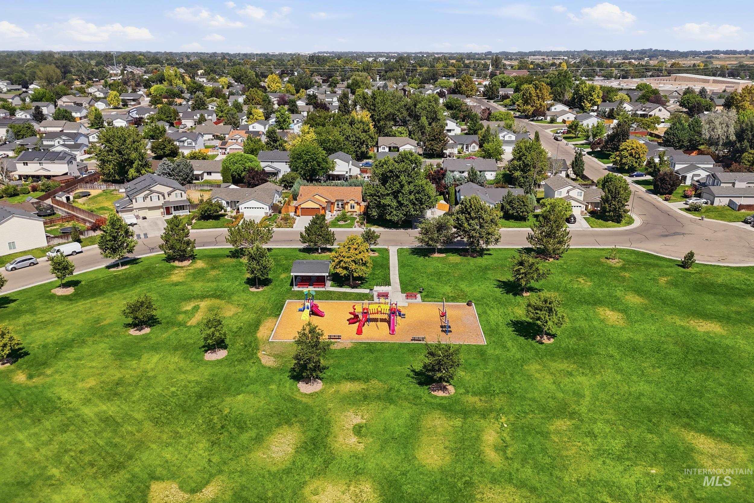 4026 E Hawk Ridge Dr, Nampa, Idaho 83686, 4 Bedrooms, 2.5 Bathrooms, Residential For Sale, Price $525,000,MLS 98998897