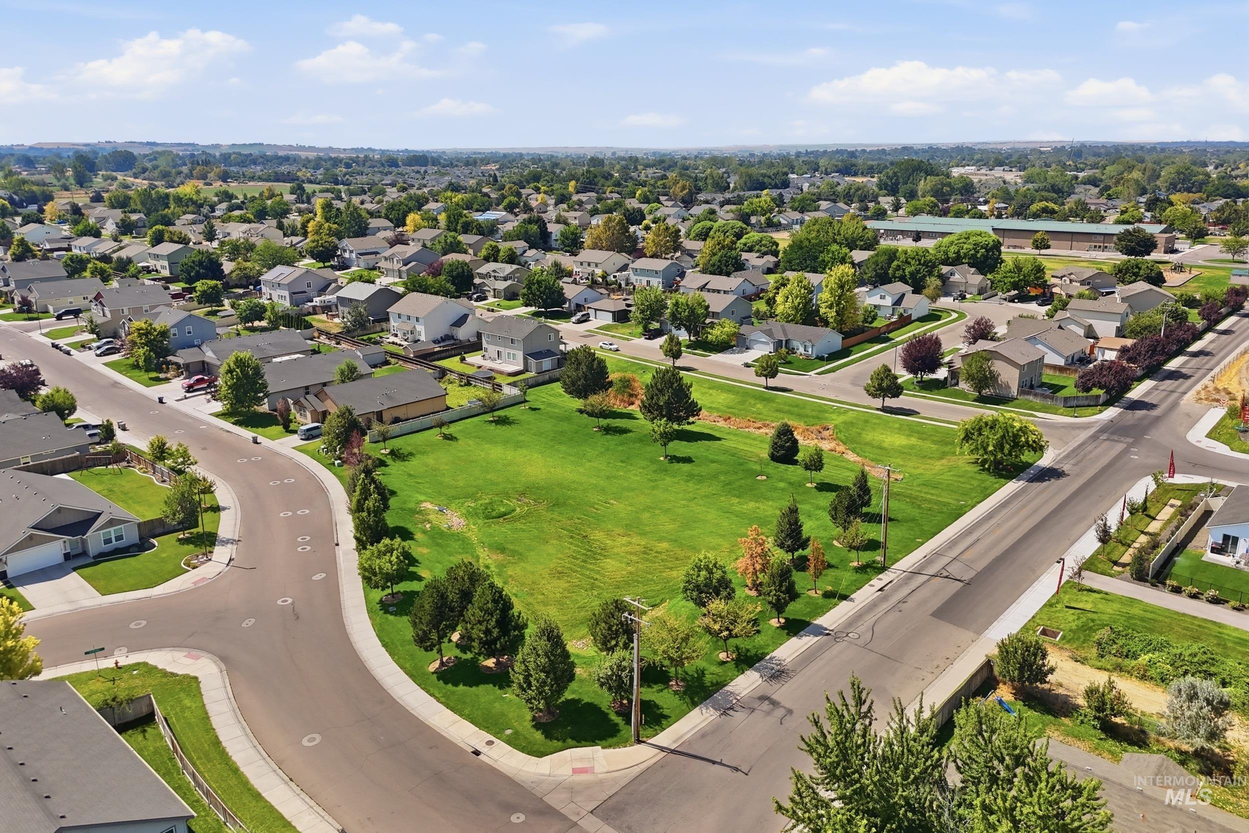 4026 E Hawk Ridge Dr, Nampa, Idaho 83686, 4 Bedrooms, 2.5 Bathrooms, Residential For Sale, Price $525,000,MLS 98998897