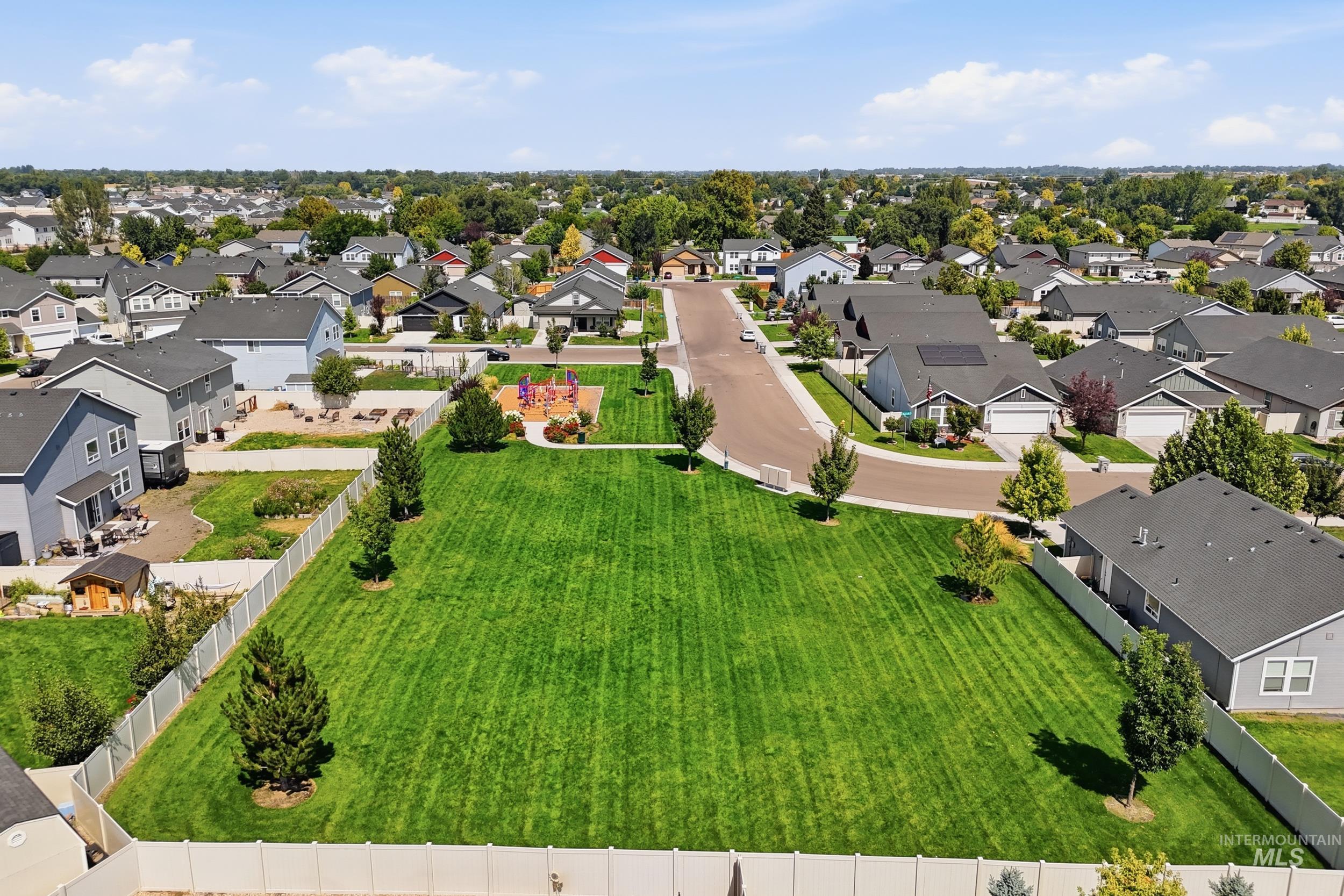 4026 E Hawk Ridge Dr, Nampa, Idaho 83686, 4 Bedrooms, 2.5 Bathrooms, Residential For Sale, Price $525,000,MLS 98998897