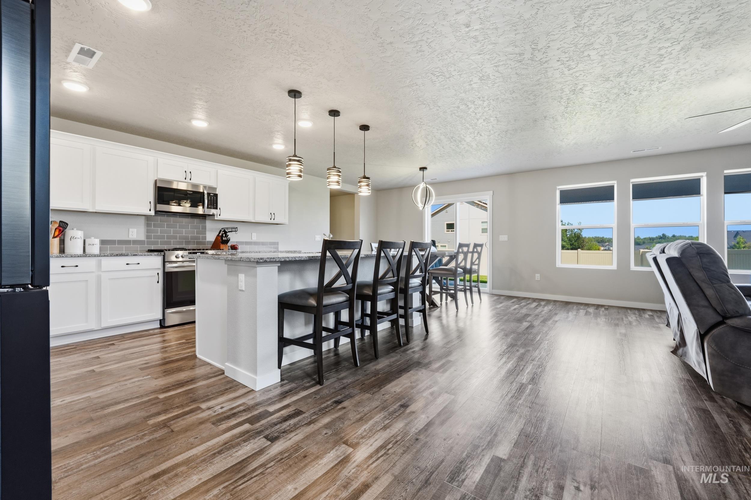 4026 E Hawk Ridge Dr, Nampa, Idaho 83686, 4 Bedrooms, 2.5 Bathrooms, Residential For Sale, Price $525,000,MLS 98998897