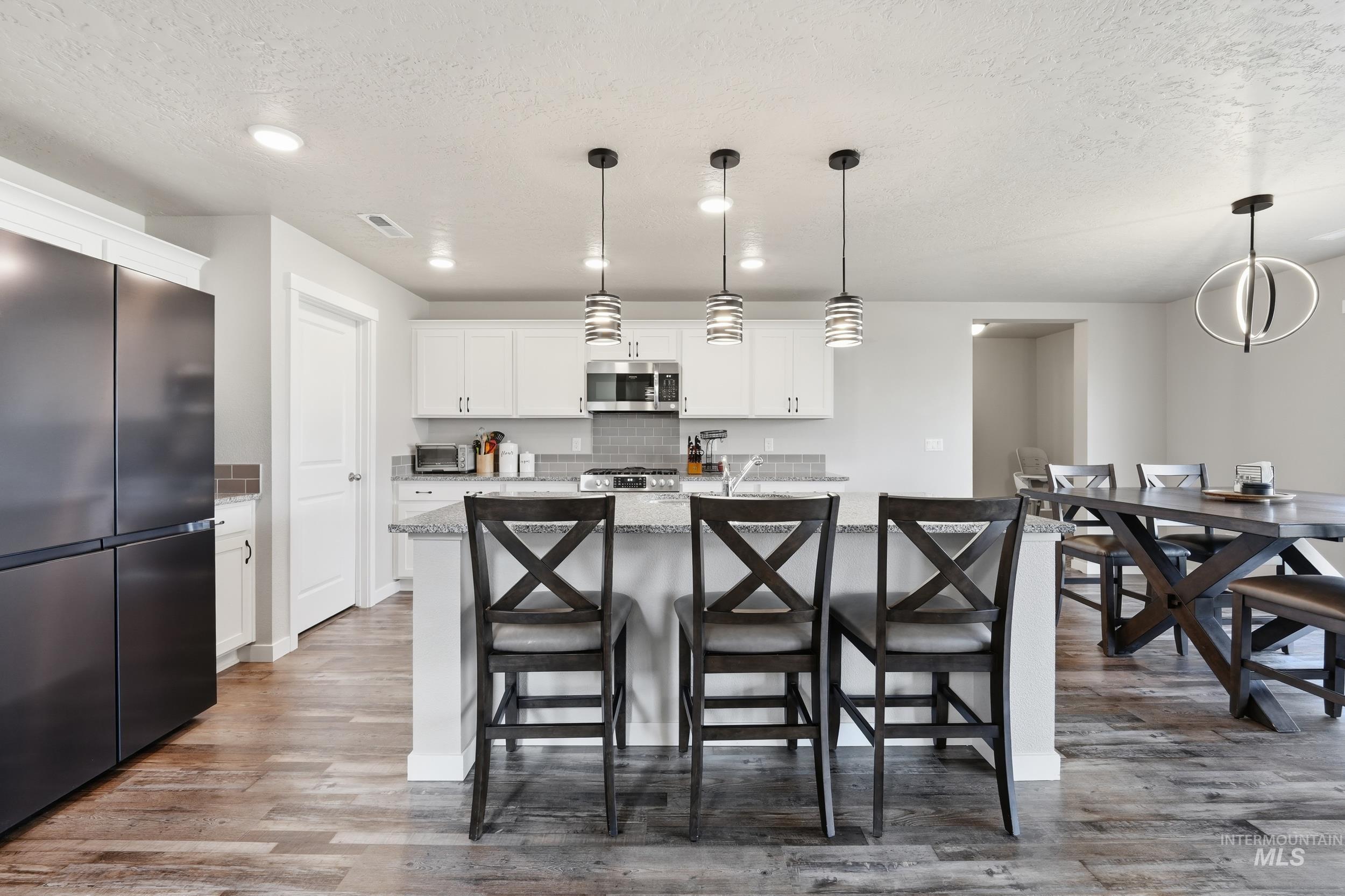 4026 E Hawk Ridge Dr, Nampa, Idaho 83686, 4 Bedrooms, 2.5 Bathrooms, Residential For Sale, Price $525,000,MLS 98998897