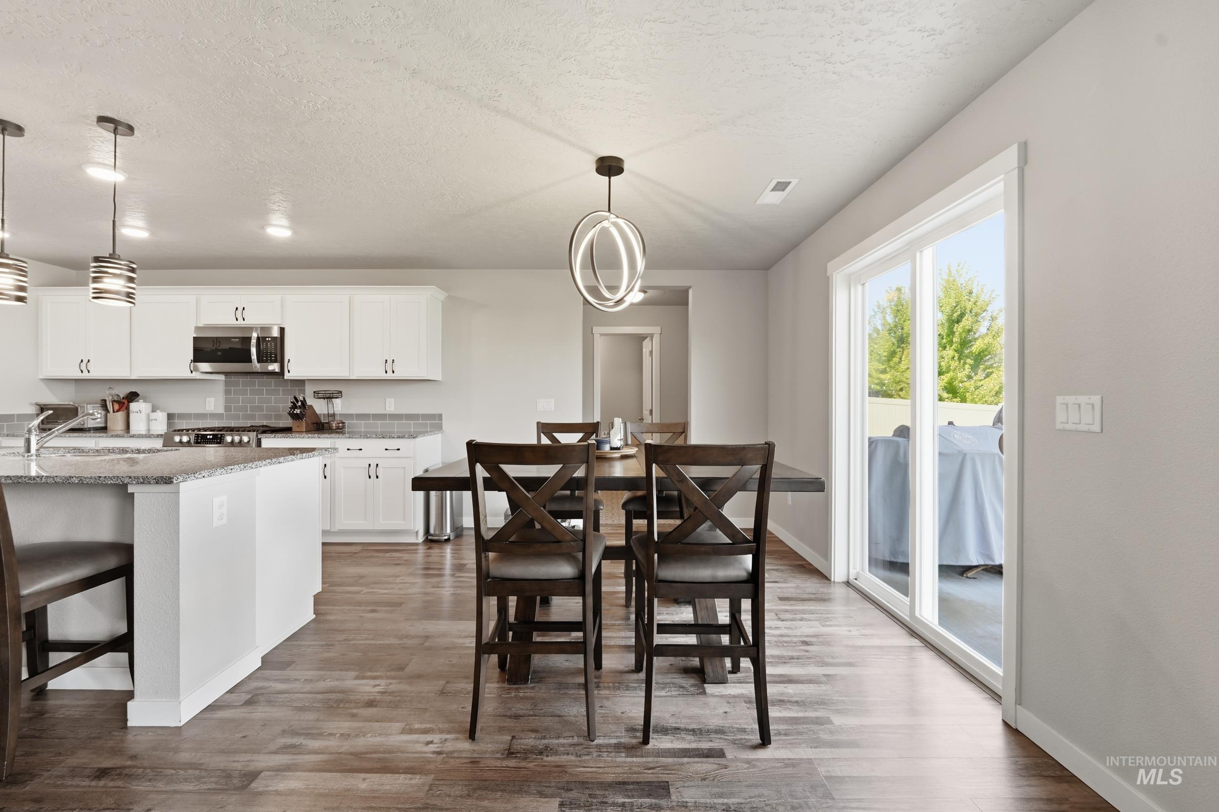 4026 E Hawk Ridge Dr, Nampa, Idaho 83686, 4 Bedrooms, 2.5 Bathrooms, Residential For Sale, Price $525,000,MLS 98998897