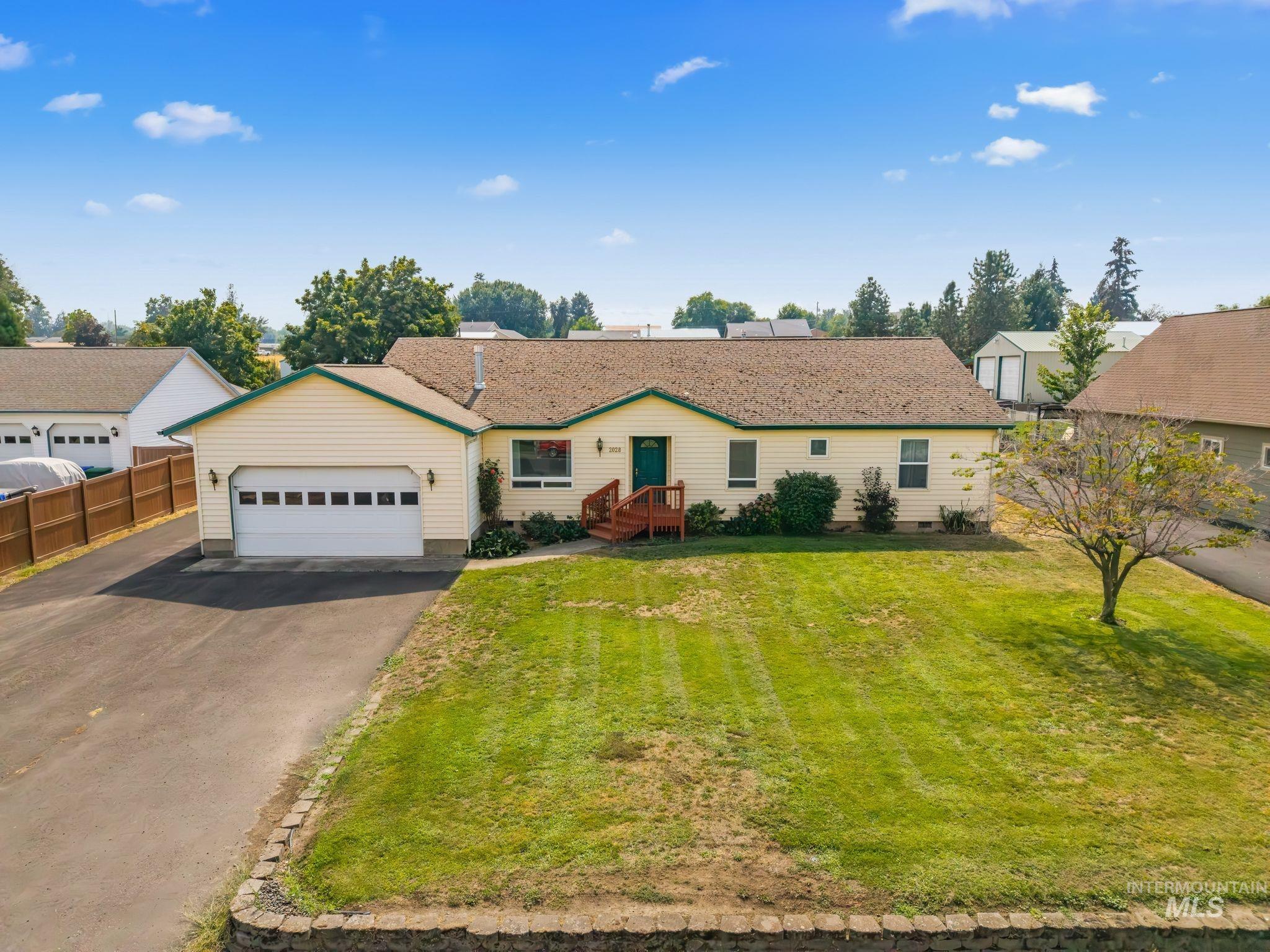 2028 Grelle Ave, Lewiston, Idaho 83501, 3 Bedrooms, 2 Bathrooms, Residential For Sale, Price $535,000,MLS 98998898