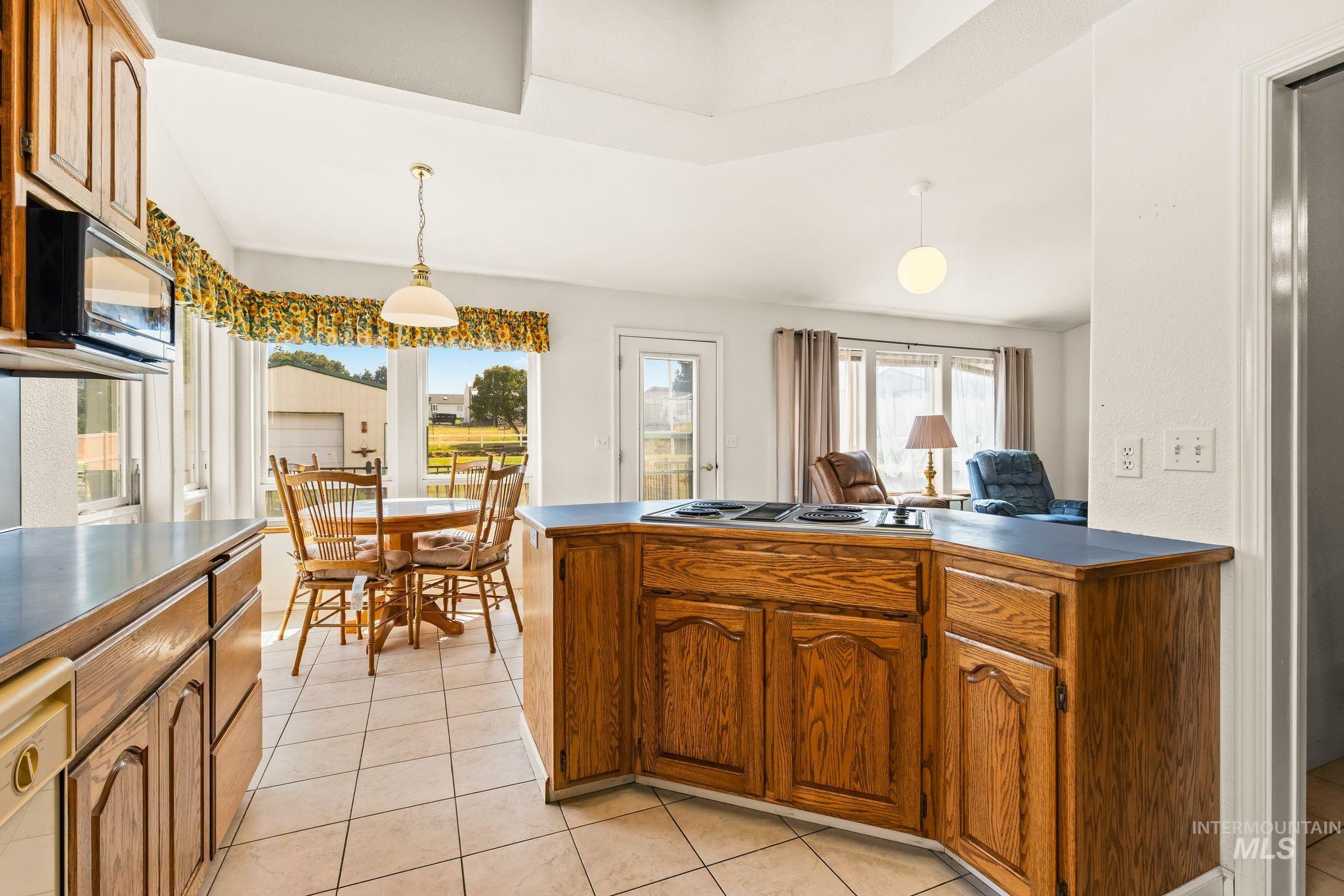 2028 Grelle Ave, Lewiston, Idaho 83501, 3 Bedrooms, 2 Bathrooms, Residential For Sale, Price $535,000,MLS 98998898
