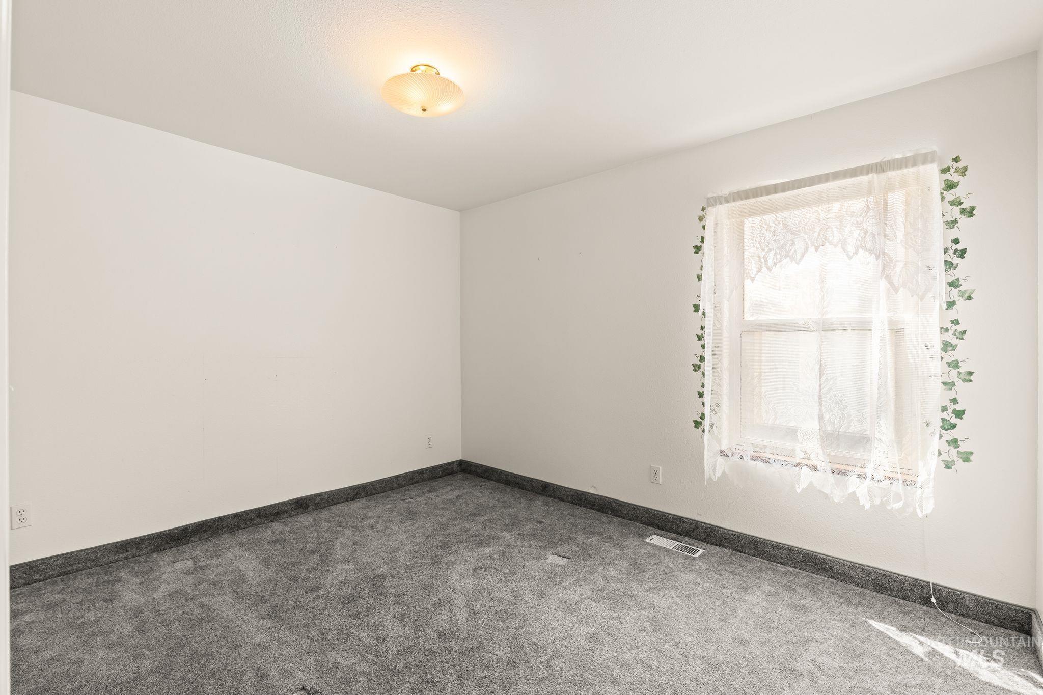 2028 Grelle Ave, Lewiston, Idaho 83501, 3 Bedrooms, 2 Bathrooms, Residential For Sale, Price $535,000,MLS 98998898