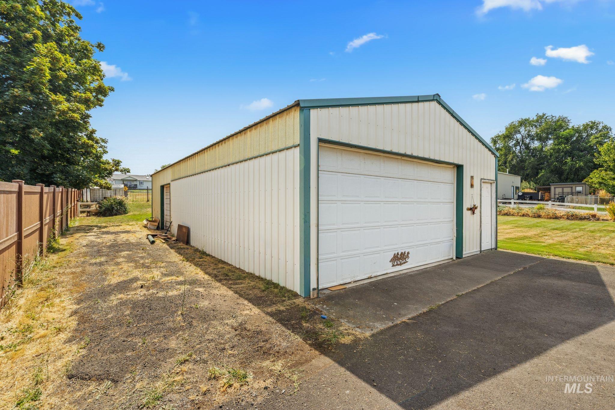 2028 Grelle Ave, Lewiston, Idaho 83501, 3 Bedrooms, 2 Bathrooms, Residential For Sale, Price $535,000,MLS 98998898