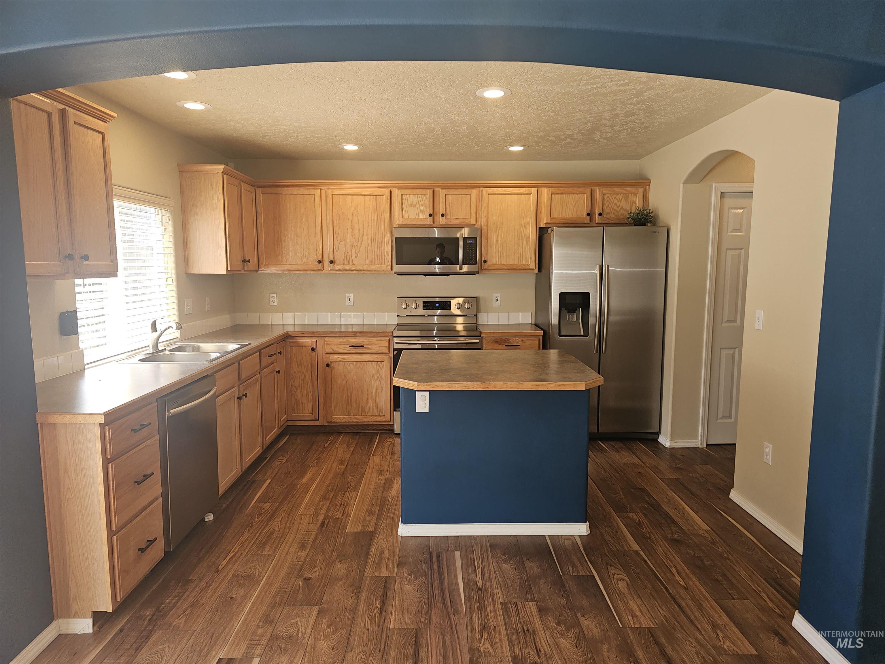 12105 W Kings Canyon St, Boise, Idaho 83709, 4 Bedrooms, 2.5 Bathrooms, Residential For Sale, Price $575,000,MLS 98998900