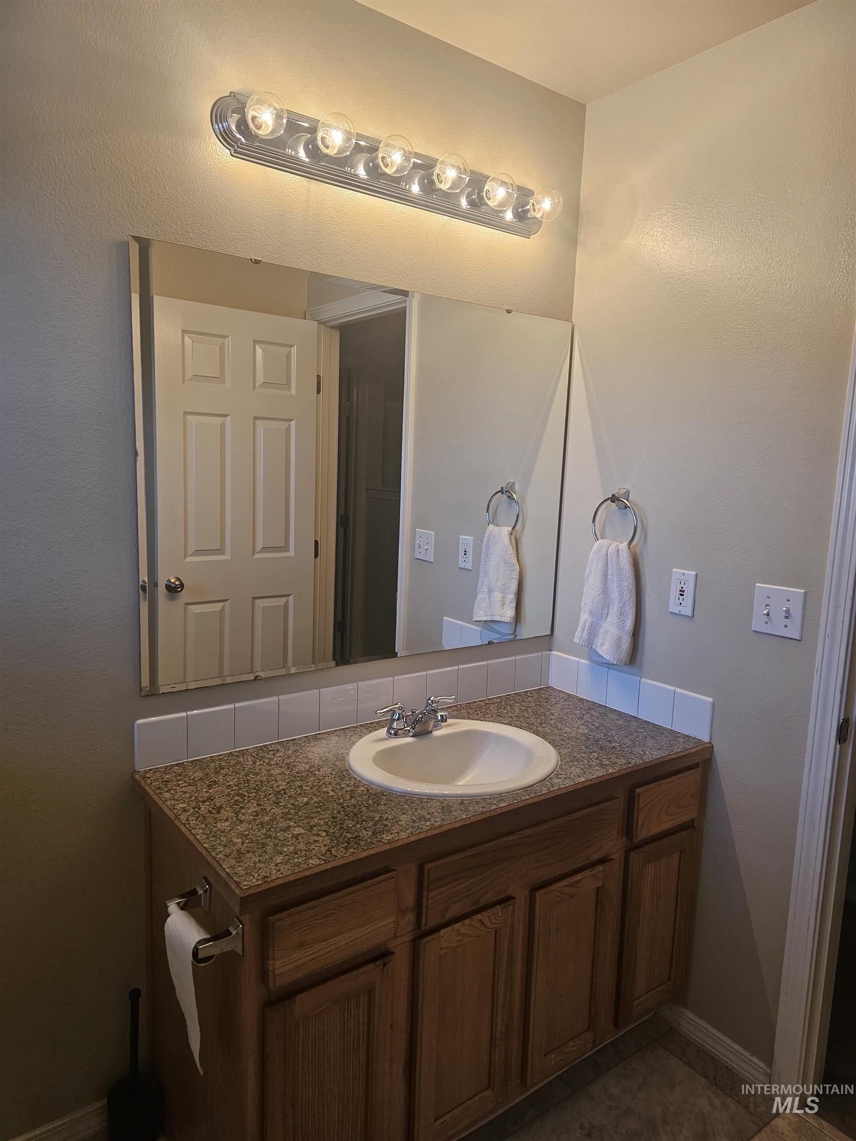12105 W Kings Canyon St, Boise, Idaho 83709, 4 Bedrooms, 2.5 Bathrooms, Residential For Sale, Price $575,000,MLS 98998900