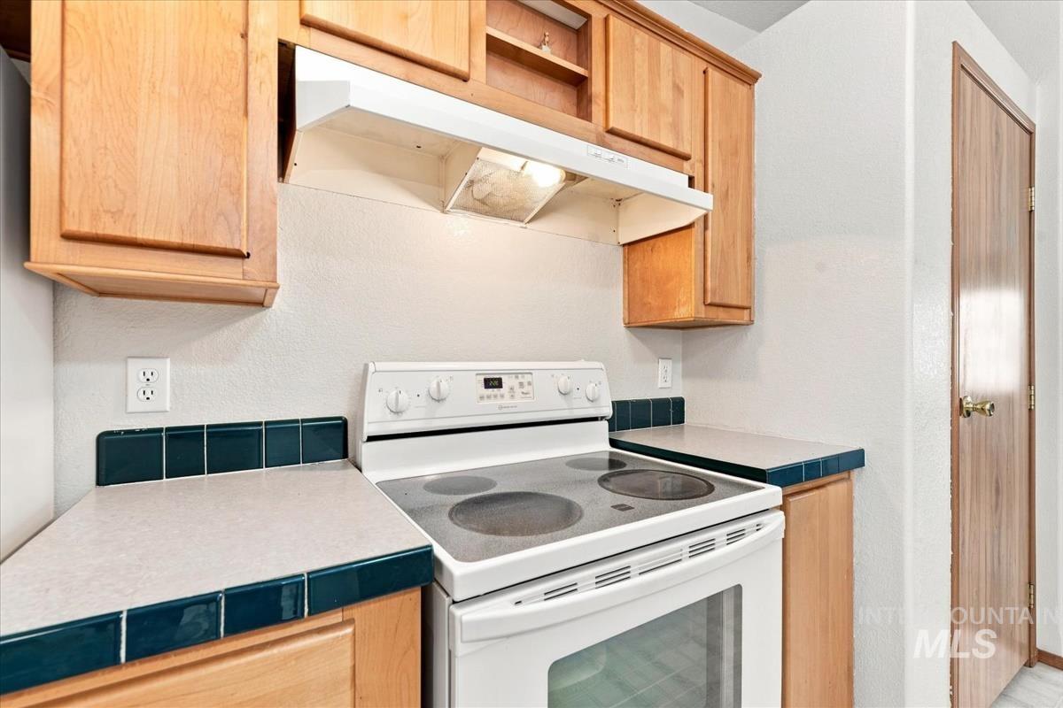 175 N 12th E, Mountain Home, Idaho 83647, 3 Bedrooms, 2 Bathrooms, Residential For Sale, Price $290,000,MLS 98998905