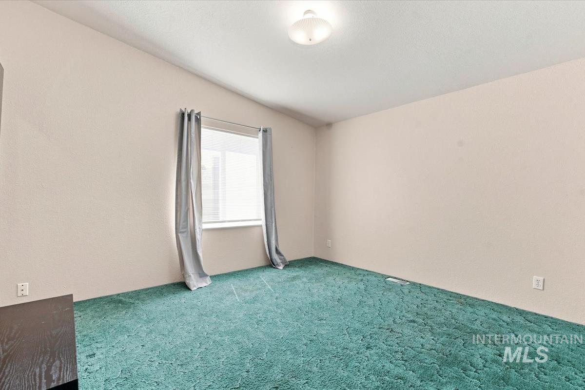 175 N 12th E, Mountain Home, Idaho 83647, 3 Bedrooms, 2 Bathrooms, Residential For Sale, Price $290,000,MLS 98998905