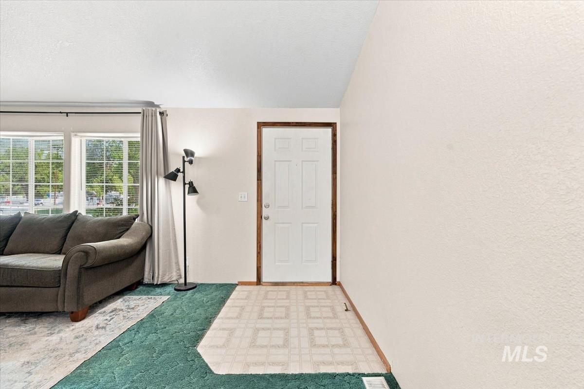 175 N 12th E, Mountain Home, Idaho 83647, 3 Bedrooms, 2 Bathrooms, Residential For Sale, Price $290,000,MLS 98998905