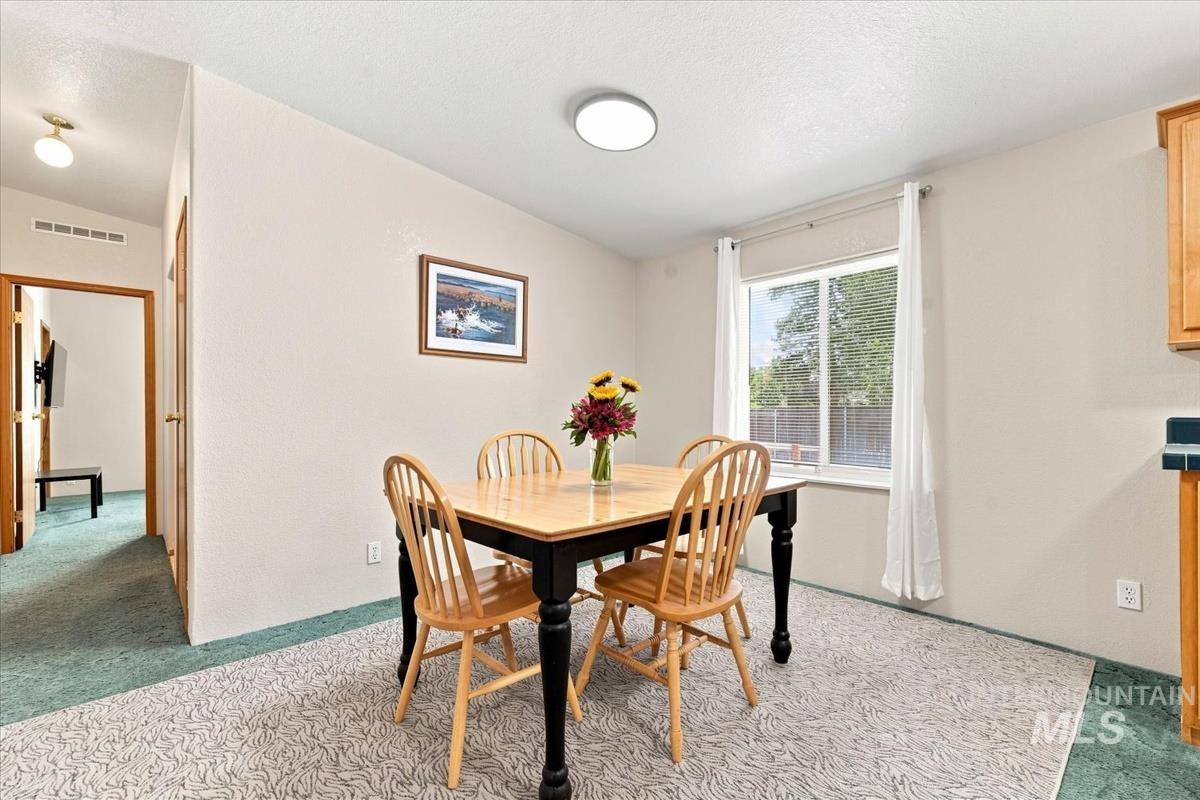 175 N 12th E, Mountain Home, Idaho 83647, 3 Bedrooms, 2 Bathrooms, Residential For Sale, Price $290,000,MLS 98998905
