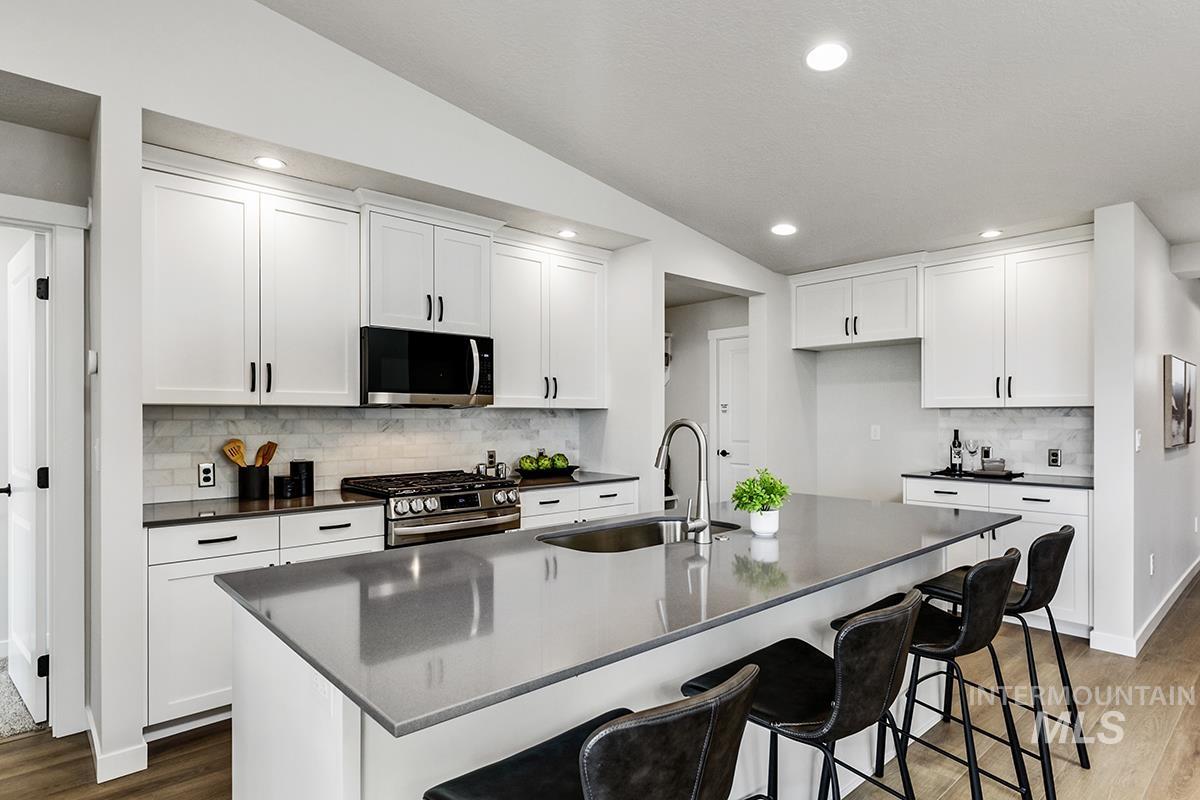 7122 S Gamely Ave, Meridian, Idaho 83642, 3 Bedrooms, 2 Bathrooms, Residential For Sale, Price $489,000,MLS 98998906