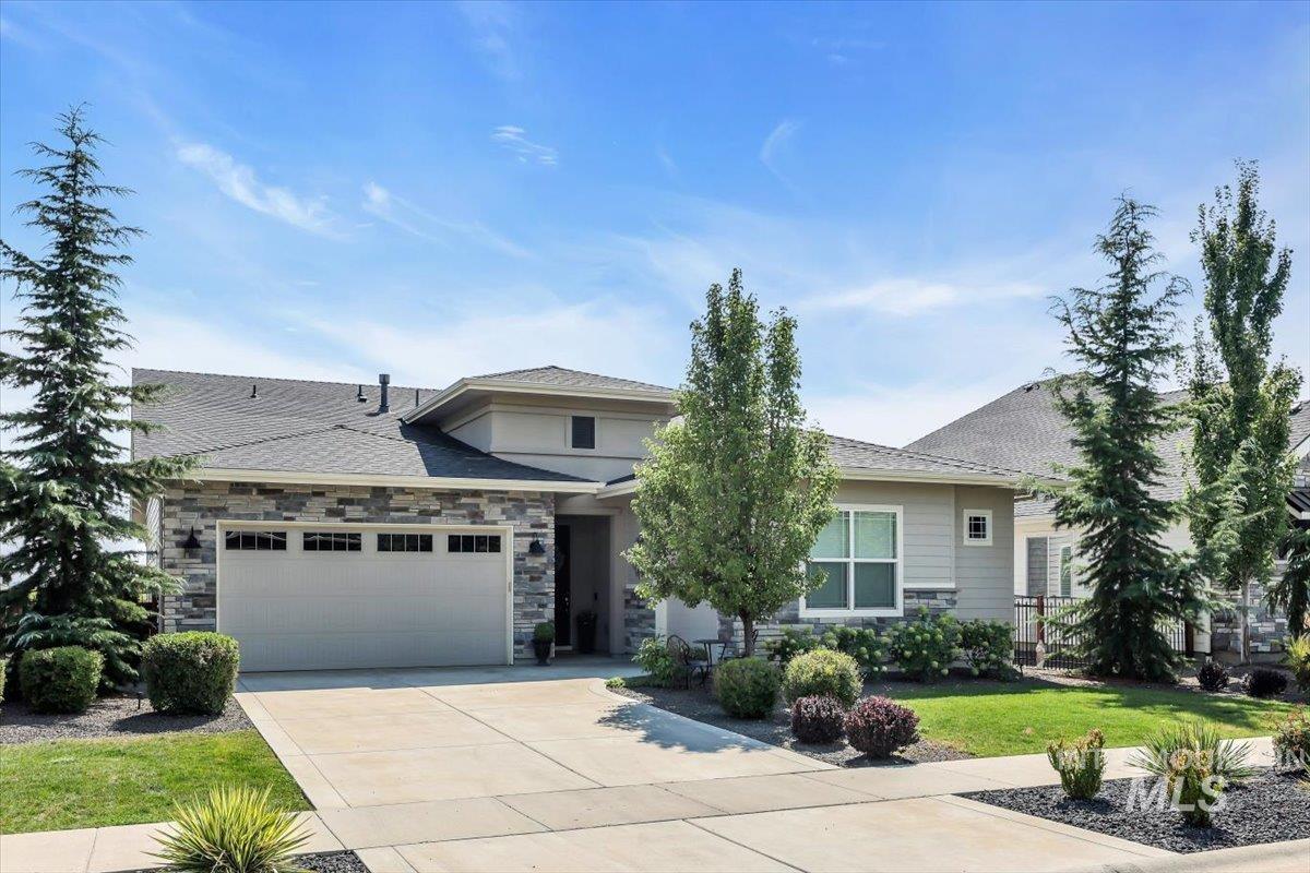 7811 W Corinthia St, Eagle, Idaho 83616, 3 Bedrooms, 2.5 Bathrooms, Residential For Sale, Price $769,000,MLS 98998907