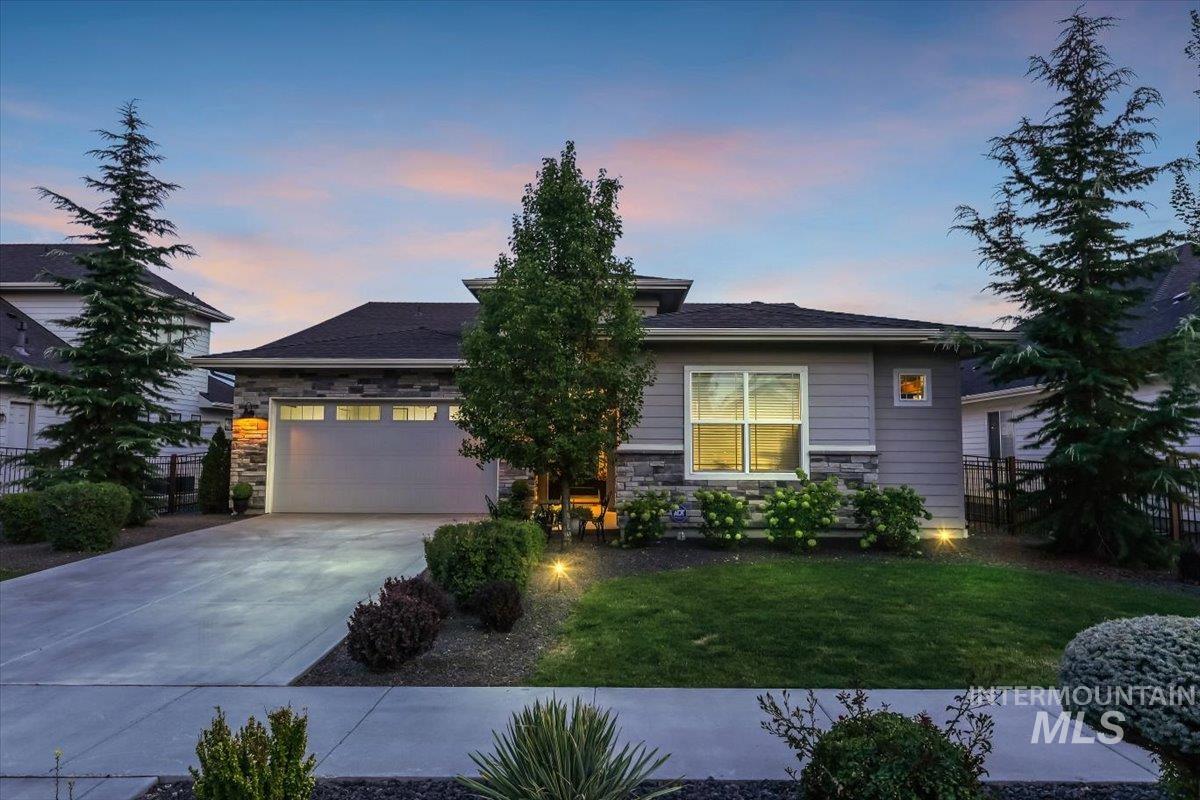 7811 W Corinthia St, Eagle, Idaho 83616, 3 Bedrooms, 2.5 Bathrooms, Residential For Sale, Price $769,000,MLS 98998907