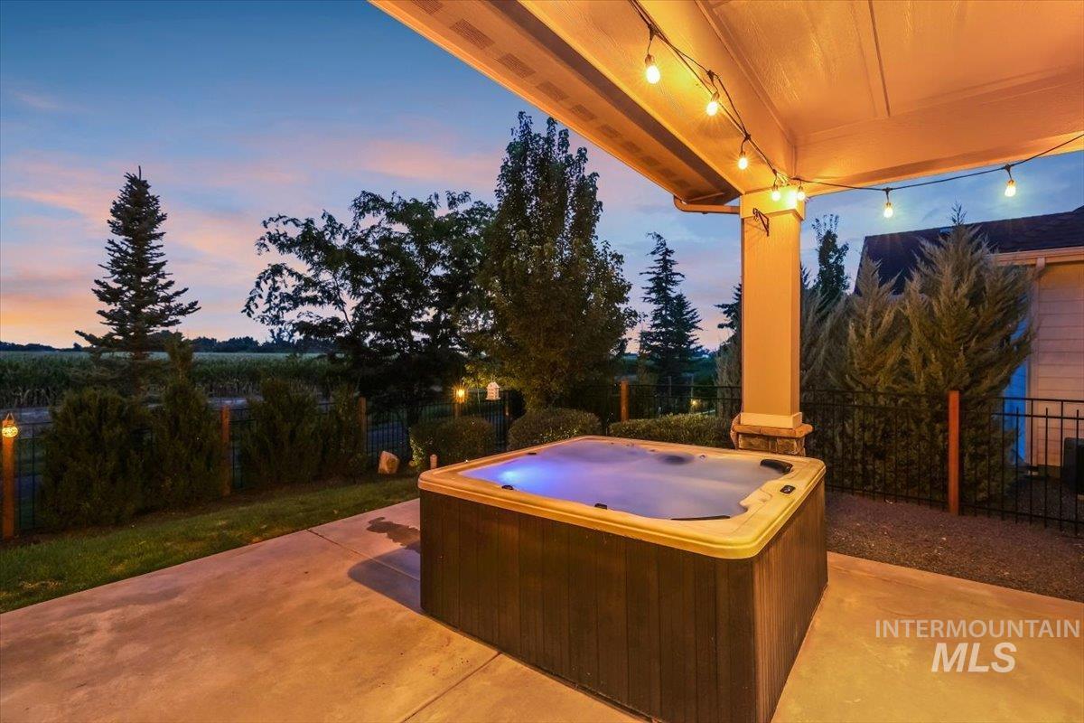 7811 W Corinthia St, Eagle, Idaho 83616, 3 Bedrooms, 2.5 Bathrooms, Residential For Sale, Price $769,000,MLS 98998907