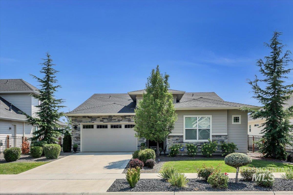 7811 W Corinthia St, Eagle, Idaho 83616, 3 Bedrooms, 2.5 Bathrooms, Residential For Sale, Price $769,000,MLS 98998907