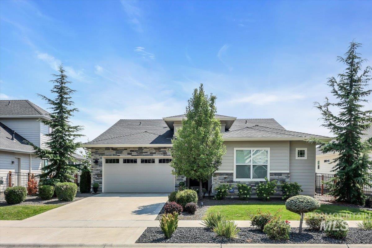 7811 W Corinthia St, Eagle, Idaho 83616, 3 Bedrooms, 2.5 Bathrooms, Residential For Sale, Price $769,000,MLS 98998907