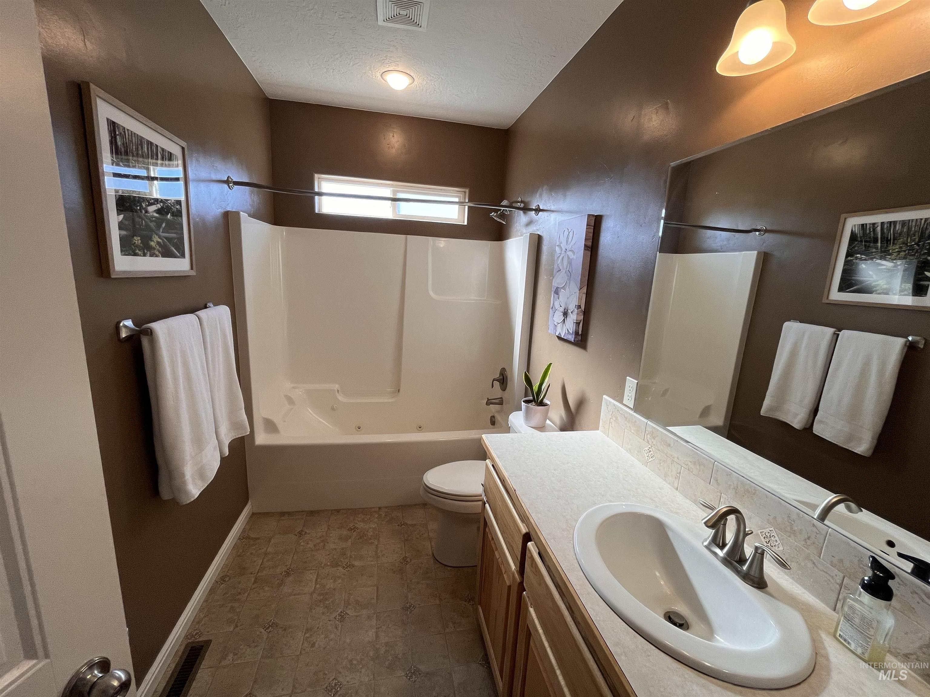 2707 Driftwood Dr., Payette, Idaho 83661, 3 Bedrooms, 2 Bathrooms, Residential For Sale, Price $429,500,MLS 98998908