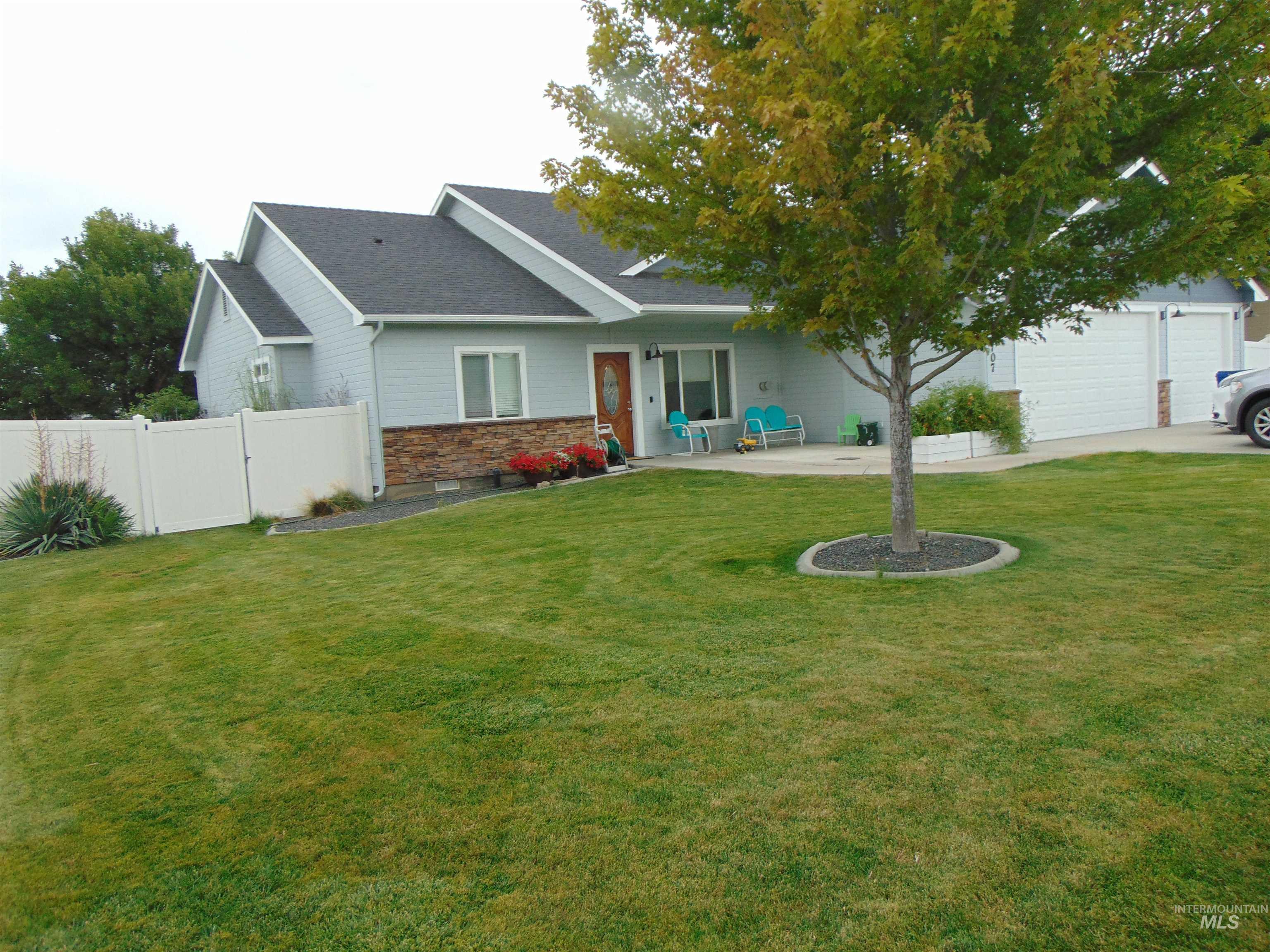 2707 Driftwood Dr., Payette, Idaho 83661, 3 Bedrooms, 2 Bathrooms, Residential For Sale, Price $436,500,MLS 98998908