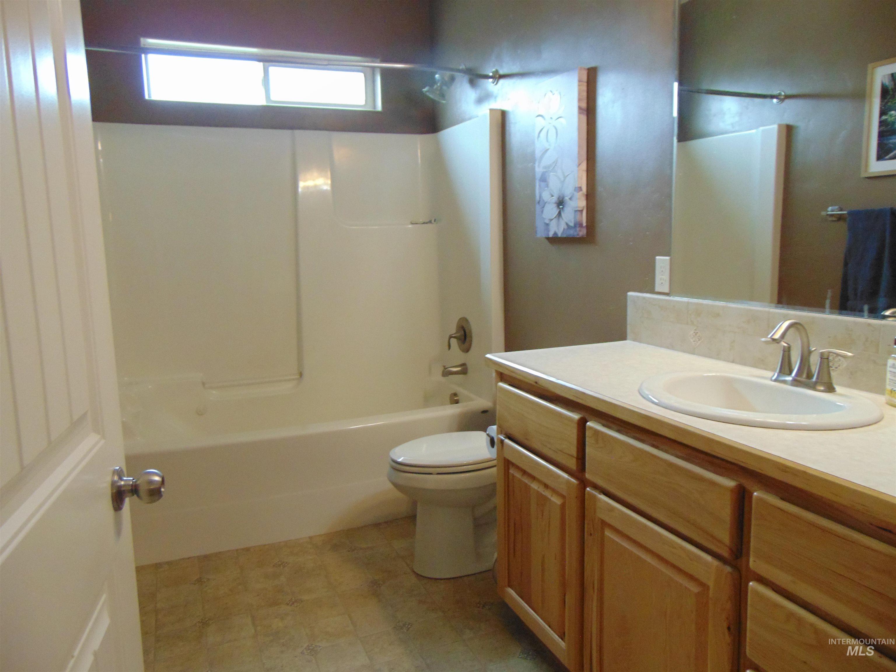 2707 Driftwood Dr., Payette, Idaho 83661, 3 Bedrooms, 2 Bathrooms, Residential For Sale, Price $429,500,MLS 98998908