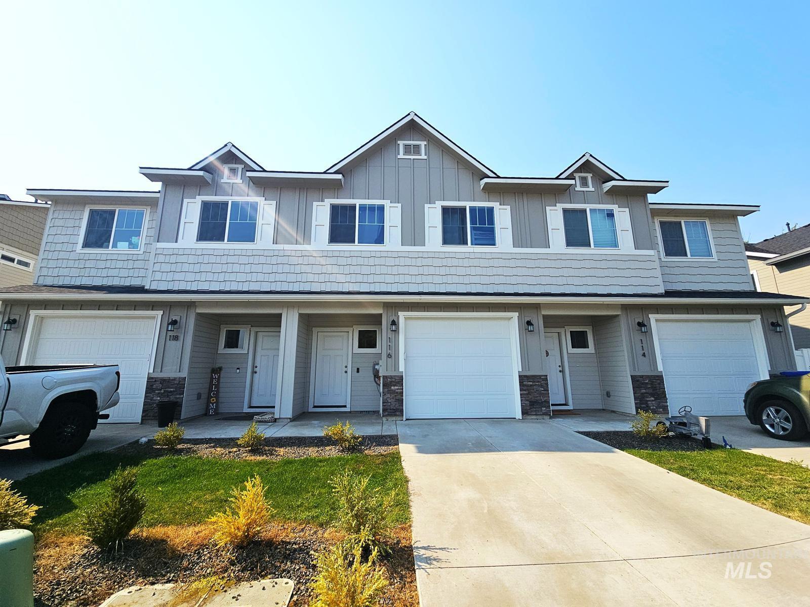 116 NE 3rd Street, Fruitland, Idaho 83619, 3 Bedrooms, 2.5 Bathrooms, Residential For Sale, Price $325,000,MLS 98998910