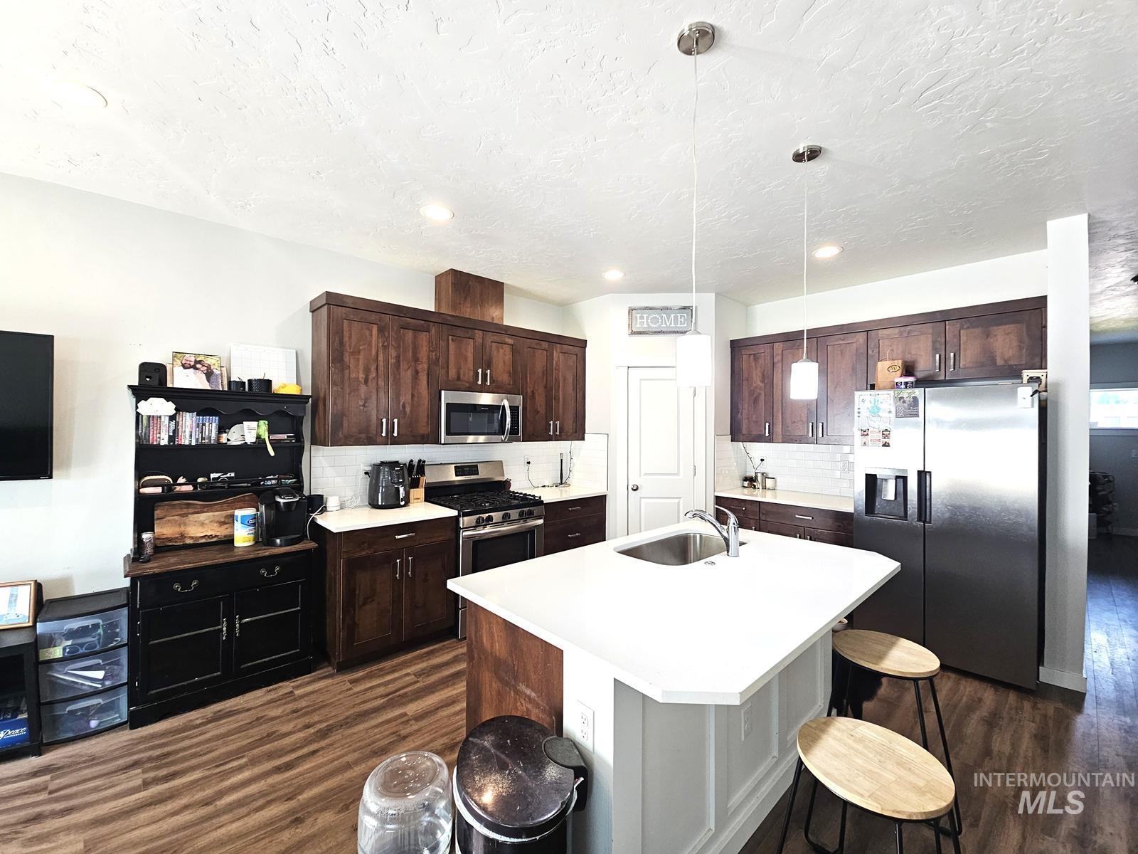 116 NE 3rd Street, Fruitland, Idaho 83619, 3 Bedrooms, 2.5 Bathrooms, Residential For Sale, Price $325,000,MLS 98998910