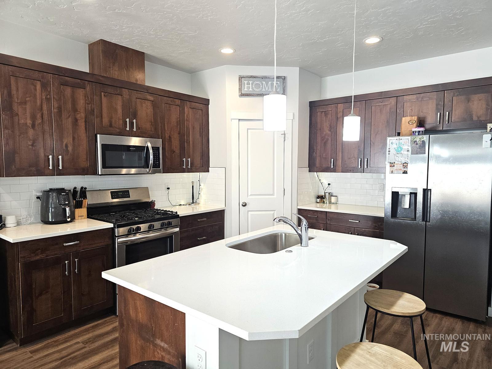 116 NE 3rd Street, Fruitland, Idaho 83619, 3 Bedrooms, 2.5 Bathrooms, Residential For Sale, Price $325,000,MLS 98998910