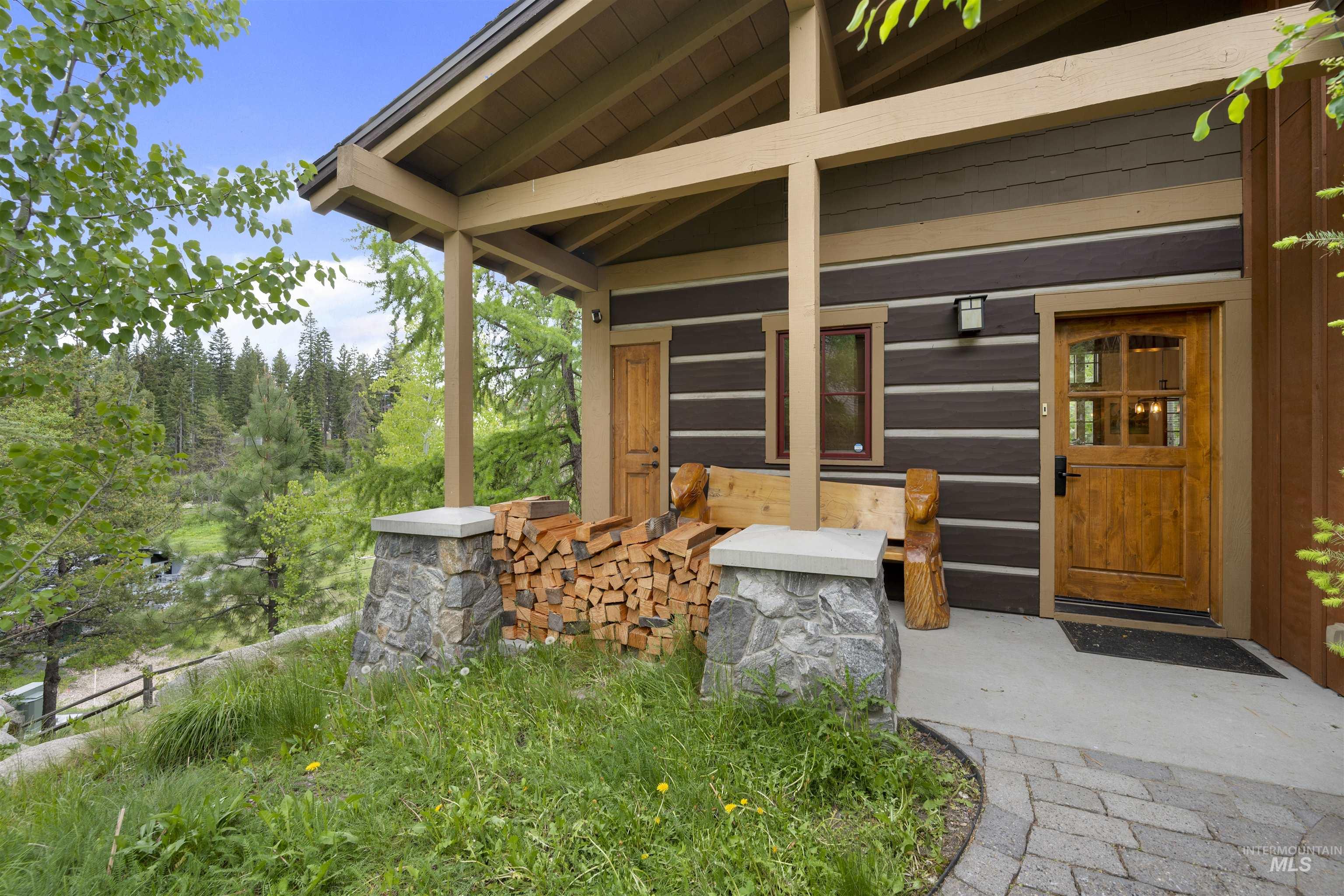 55 Golden Bar Court, Donnelly, Idaho 83615, 3 Bedrooms, 3 Bathrooms, Residential For Sale, Price $1,350,000,MLS 98998914