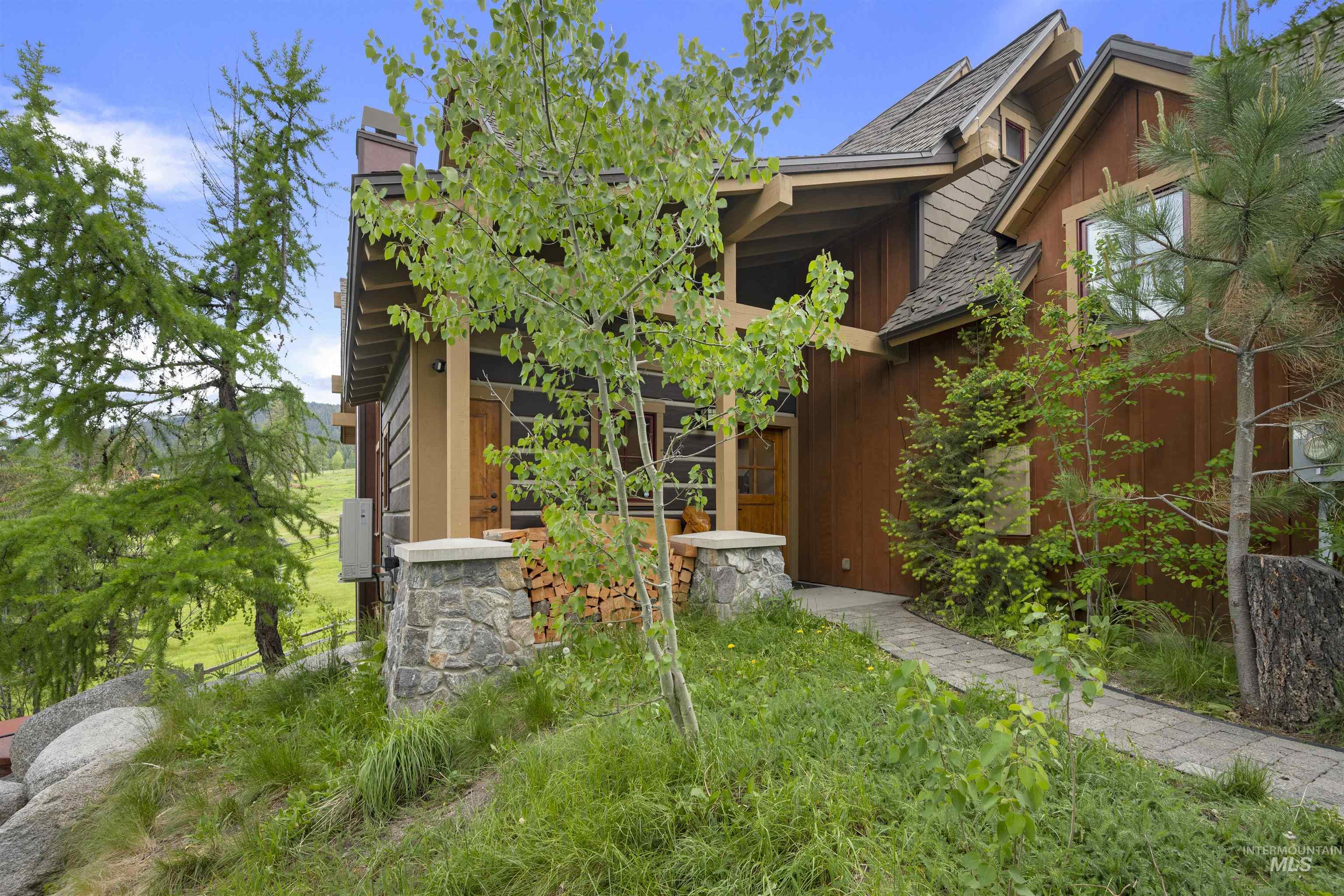 55 Golden Bar Court, Donnelly, Idaho 83615, 3 Bedrooms, 3 Bathrooms, Residential For Sale, Price $1,350,000,MLS 98998914