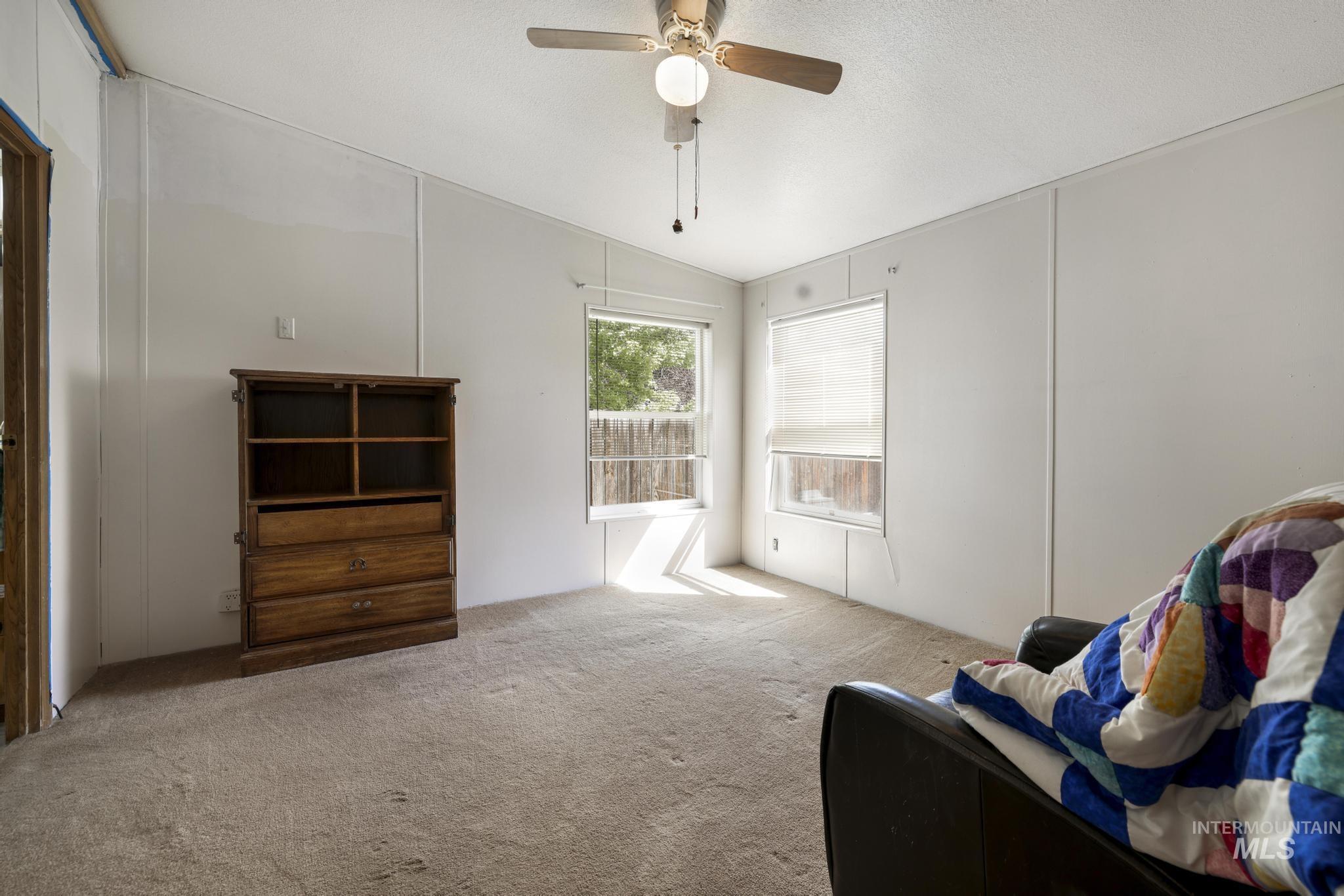 192 W Caswell, Twin Falls, Idaho 83301, 2 Bedrooms, 2 Bathrooms, Residential For Sale, Price $225,000,MLS 98998915