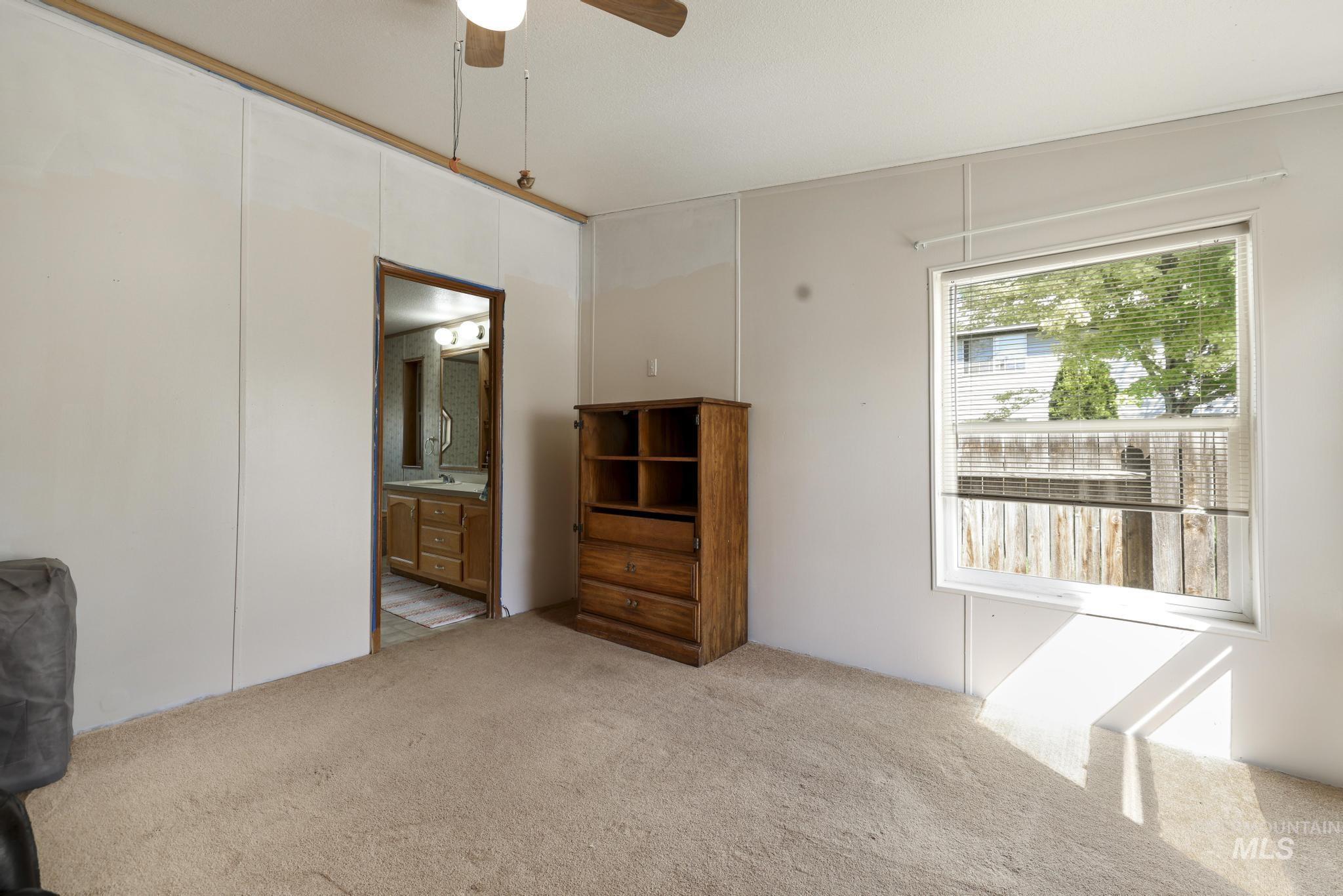 192 W Caswell, Twin Falls, Idaho 83301, 2 Bedrooms, 2 Bathrooms, Residential For Sale, Price $225,000,MLS 98998915