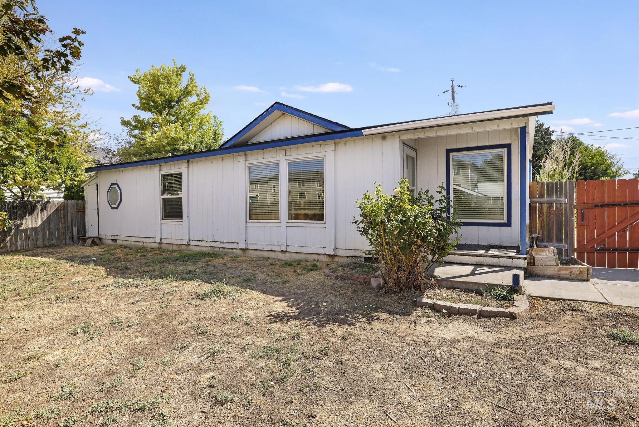 192 W Caswell, Twin Falls, Idaho 83301, 2 Bedrooms, 2 Bathrooms, Residential For Sale, Price $225,000,MLS 98998915
