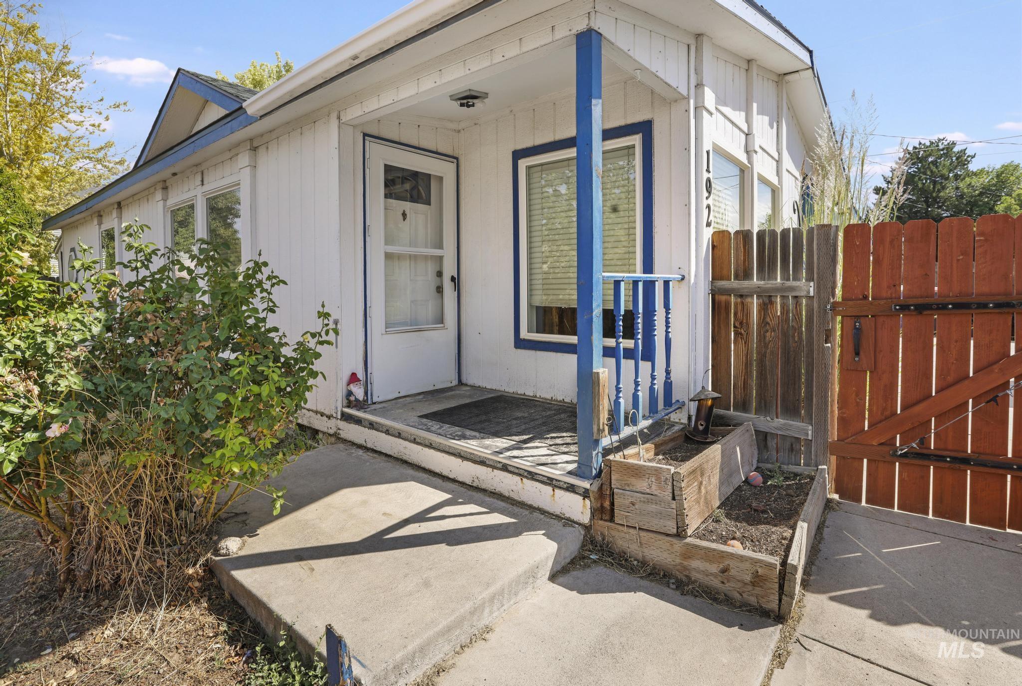 192 W Caswell, Twin Falls, Idaho 83301, 2 Bedrooms, 2 Bathrooms, Residential For Sale, Price $225,000,MLS 98998915