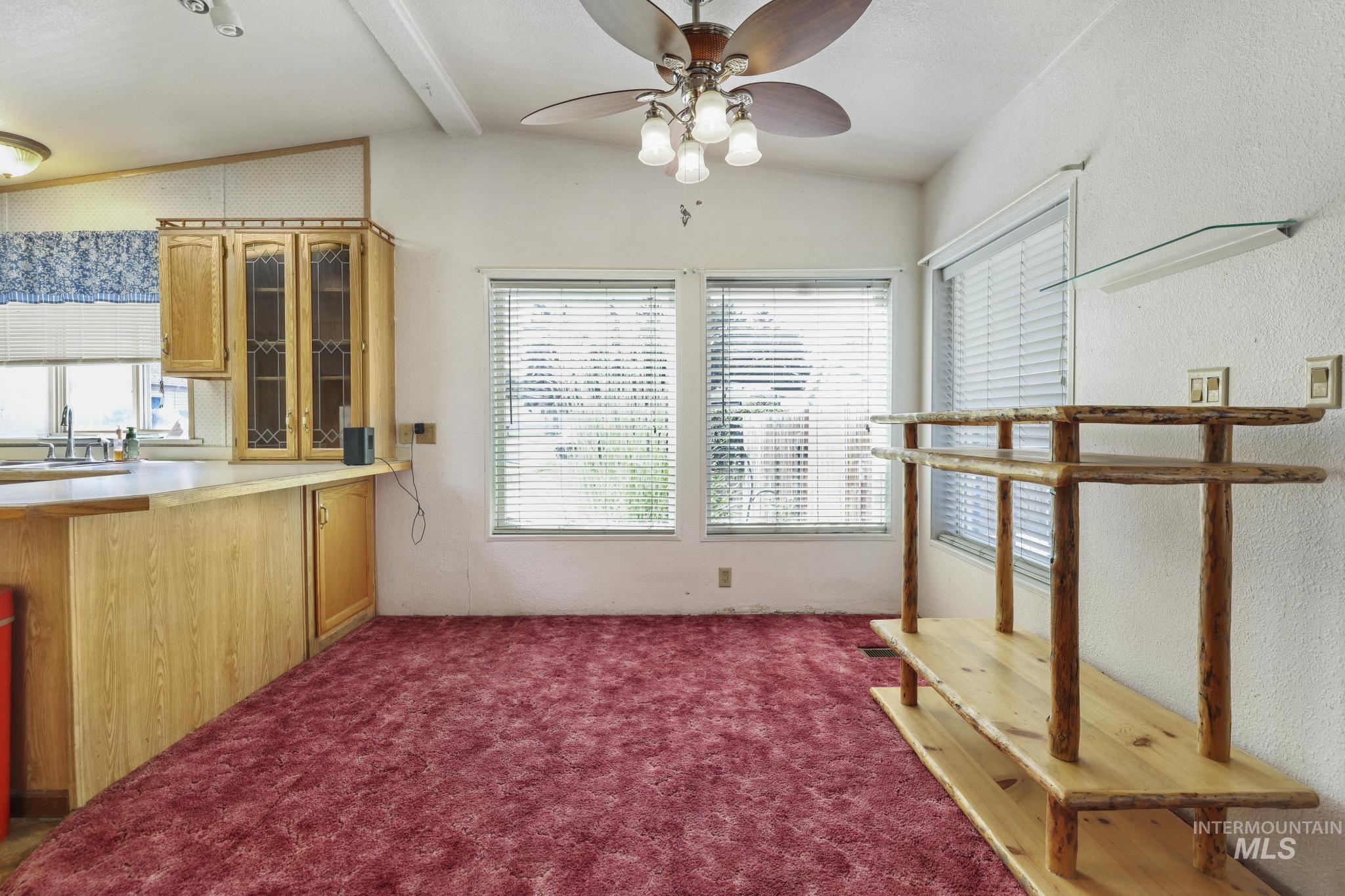 192 W Caswell, Twin Falls, Idaho 83301, 2 Bedrooms, 2 Bathrooms, Residential For Sale, Price $225,000,MLS 98998915