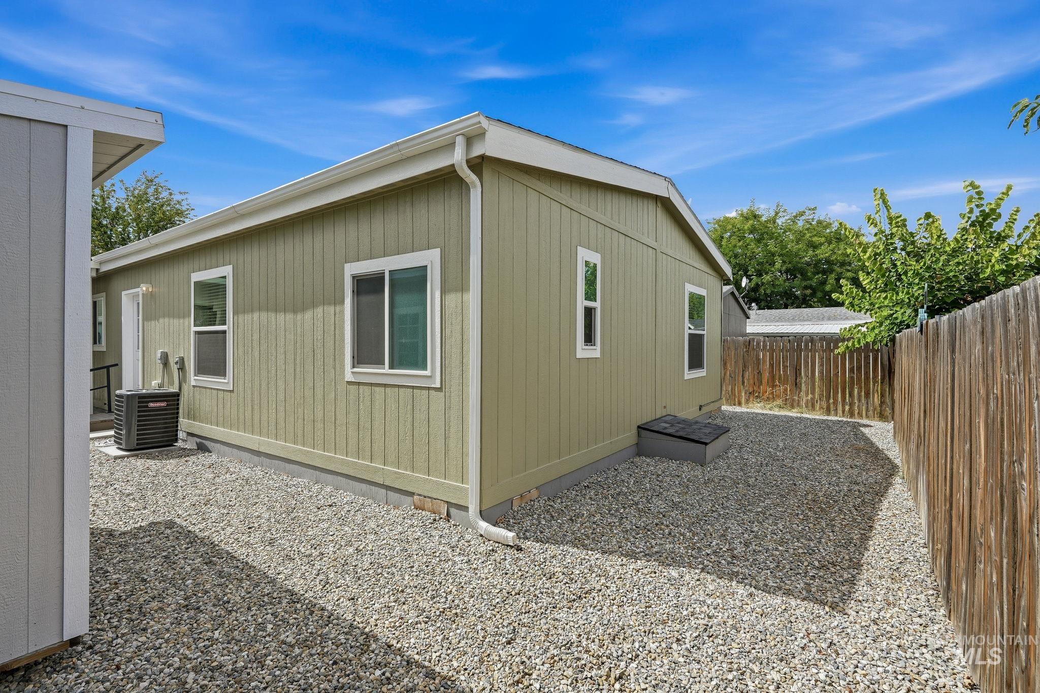 716 Liberty Ln, Emmett, Idaho 83617, 3 Bedrooms, 2 Bathrooms, Residential For Sale, Price $183,900,MLS 98998916