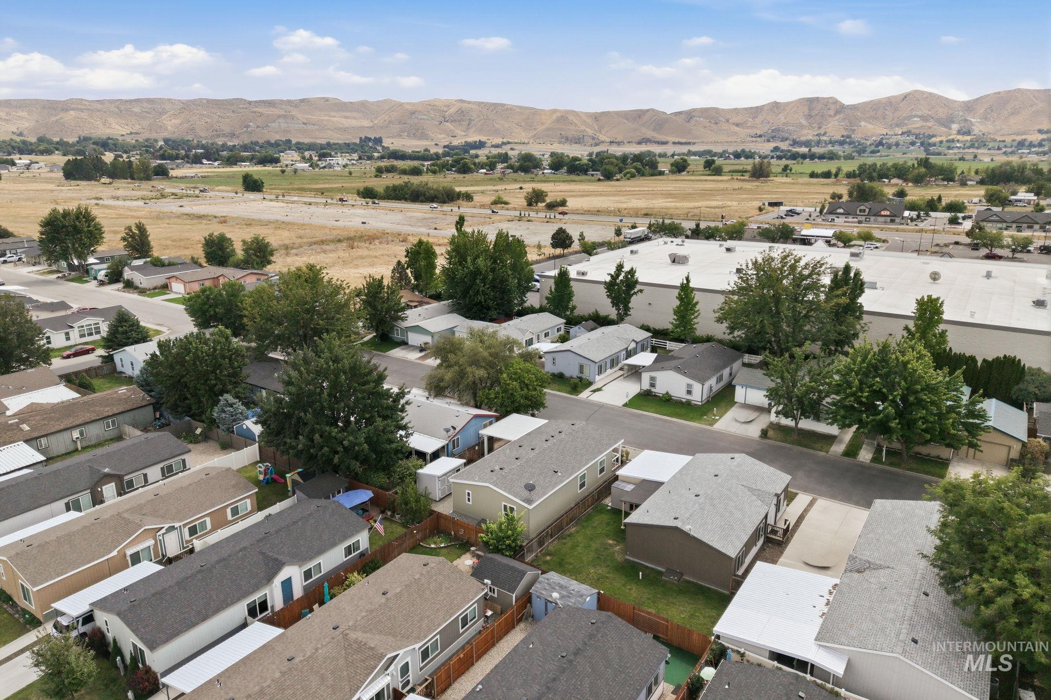 716 Liberty Ln, Emmett, Idaho 83617, 3 Bedrooms, 2 Bathrooms, Residential For Sale, Price $183,900,MLS 98998916
