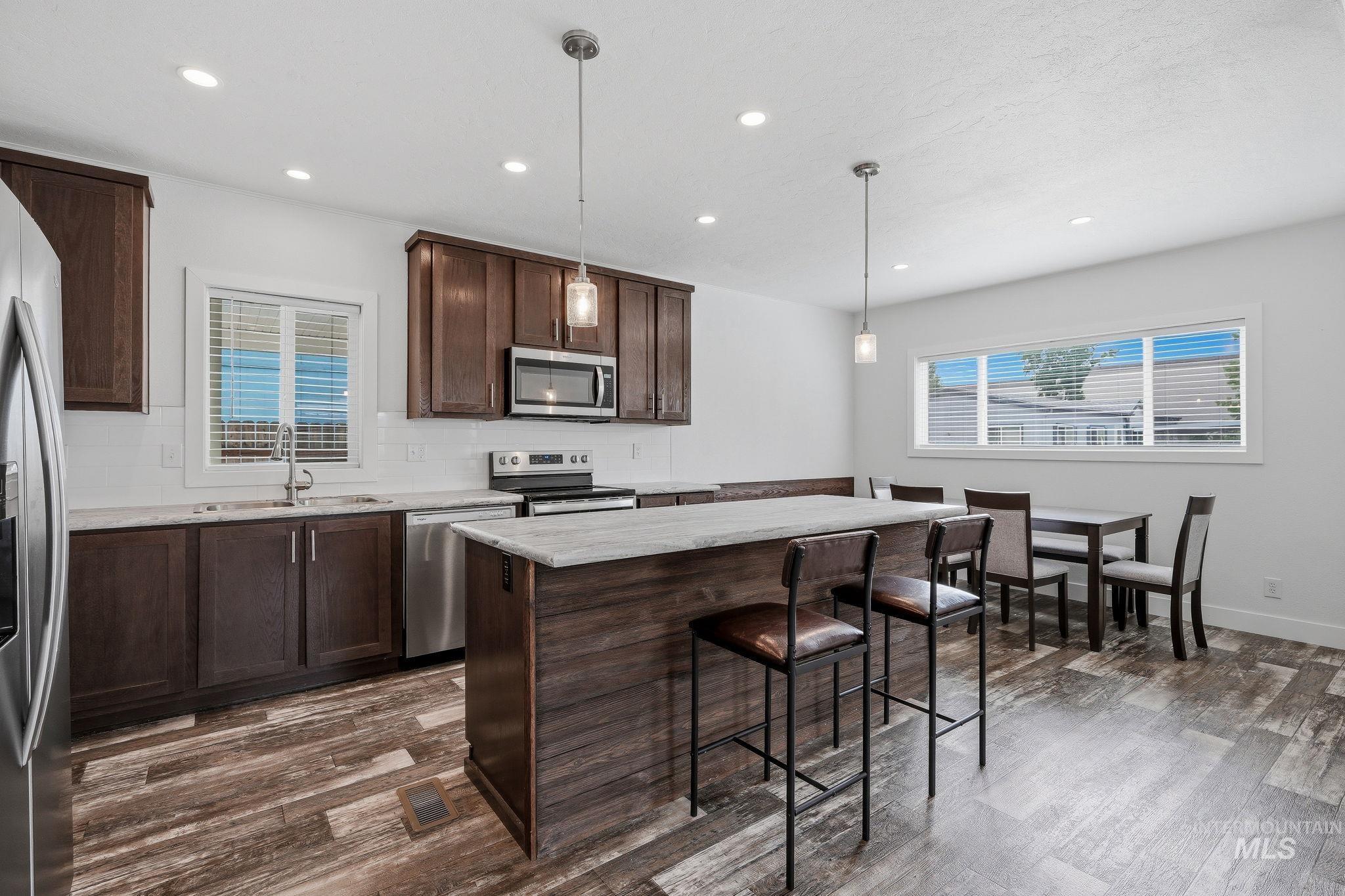 716 Liberty Ln, Emmett, Idaho 83617, 3 Bedrooms, 2 Bathrooms, Residential For Sale, Price $183,900,MLS 98998916