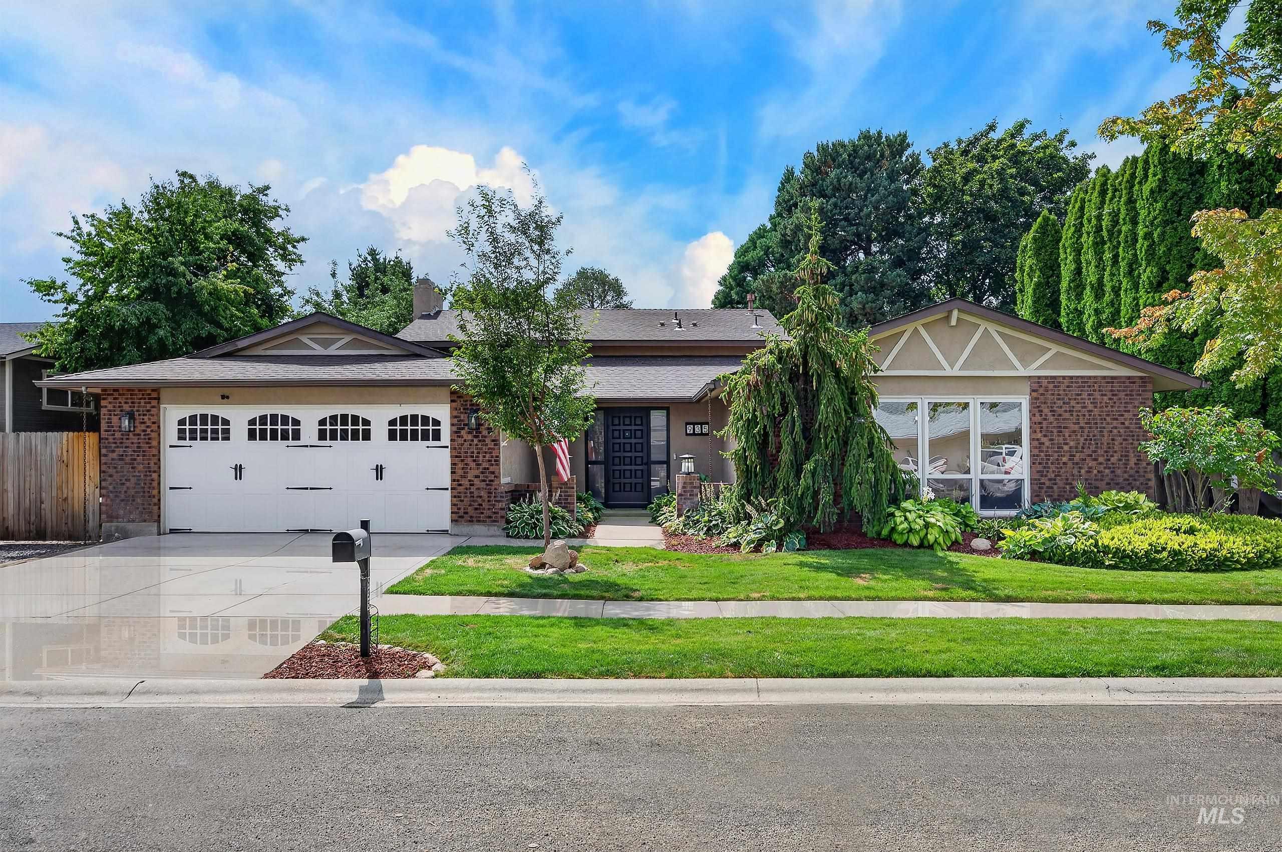 935 Farrington Dr, Eagle, Idaho 83616, 4 Bedrooms, 3 Bathrooms, Residential For Sale, Price $599,900,MLS 98998922