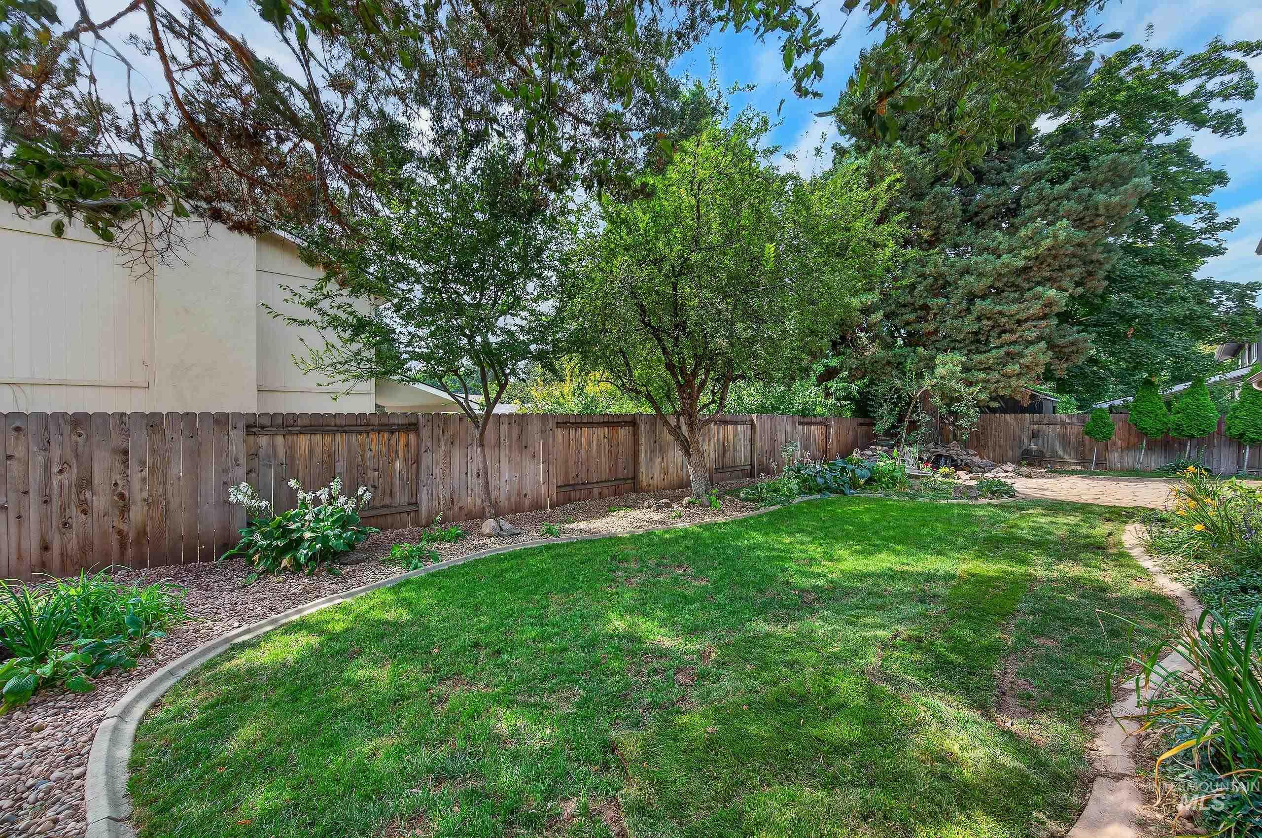 935 Farrington Dr, Eagle, Idaho 83616, 4 Bedrooms, 3 Bathrooms, Residential For Sale, Price $599,900,MLS 98998922