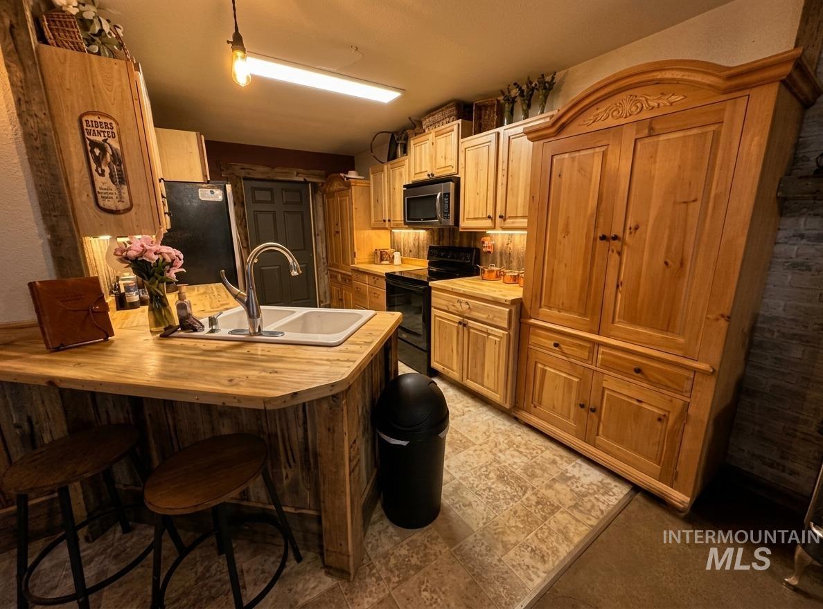1445 Heartland Lane, Emmett, Idaho 83617, 3 Bedrooms, 1 Bathroom, Residential For Sale, Price $650,000,MLS 98998924
