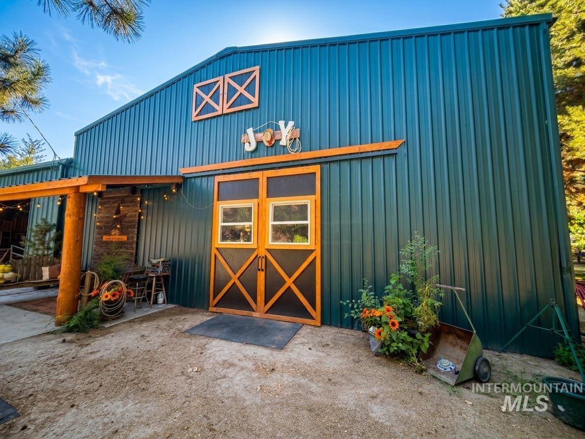1445 Heartland Lane, Emmett, Idaho 83617, 3 Bedrooms, 1 Bathroom, Residential For Sale, Price $650,000,MLS 98998924