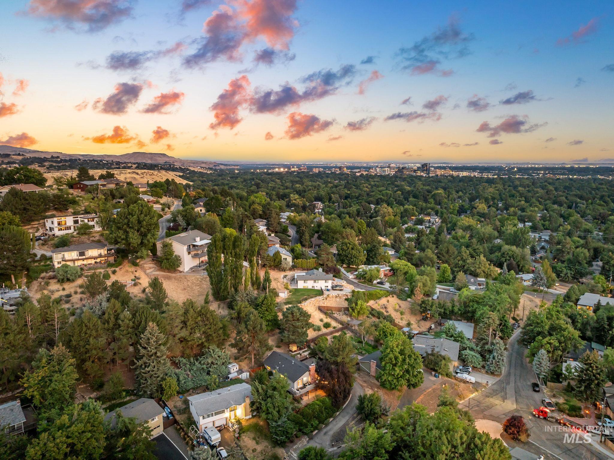 3133 N Hillway Dr, Boise, Idaho 83702, 4 Bedrooms, 3 Bathrooms, Residential For Sale, Price $749,900,MLS 98998925